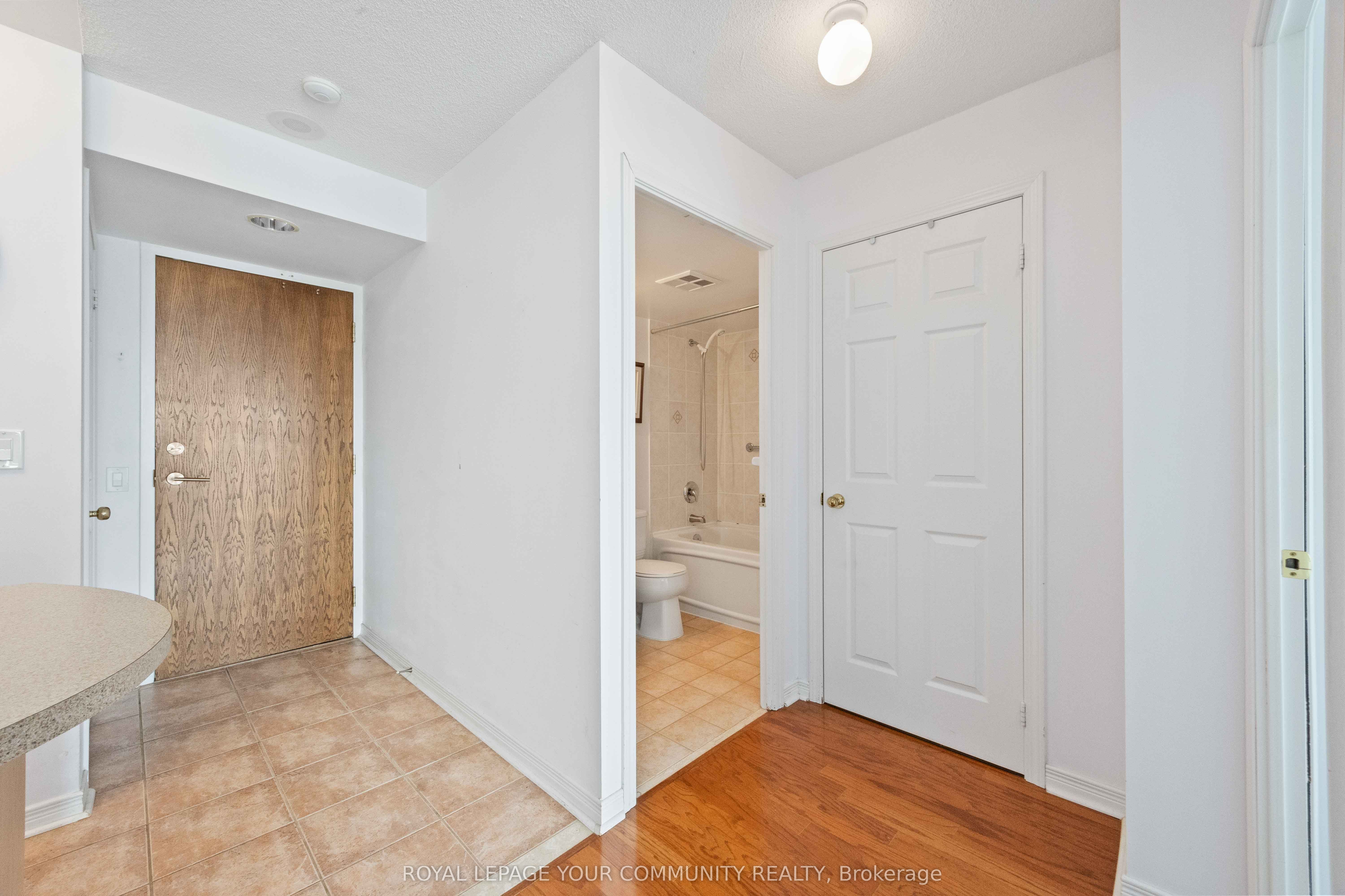 23 Oneida Crescent, #909