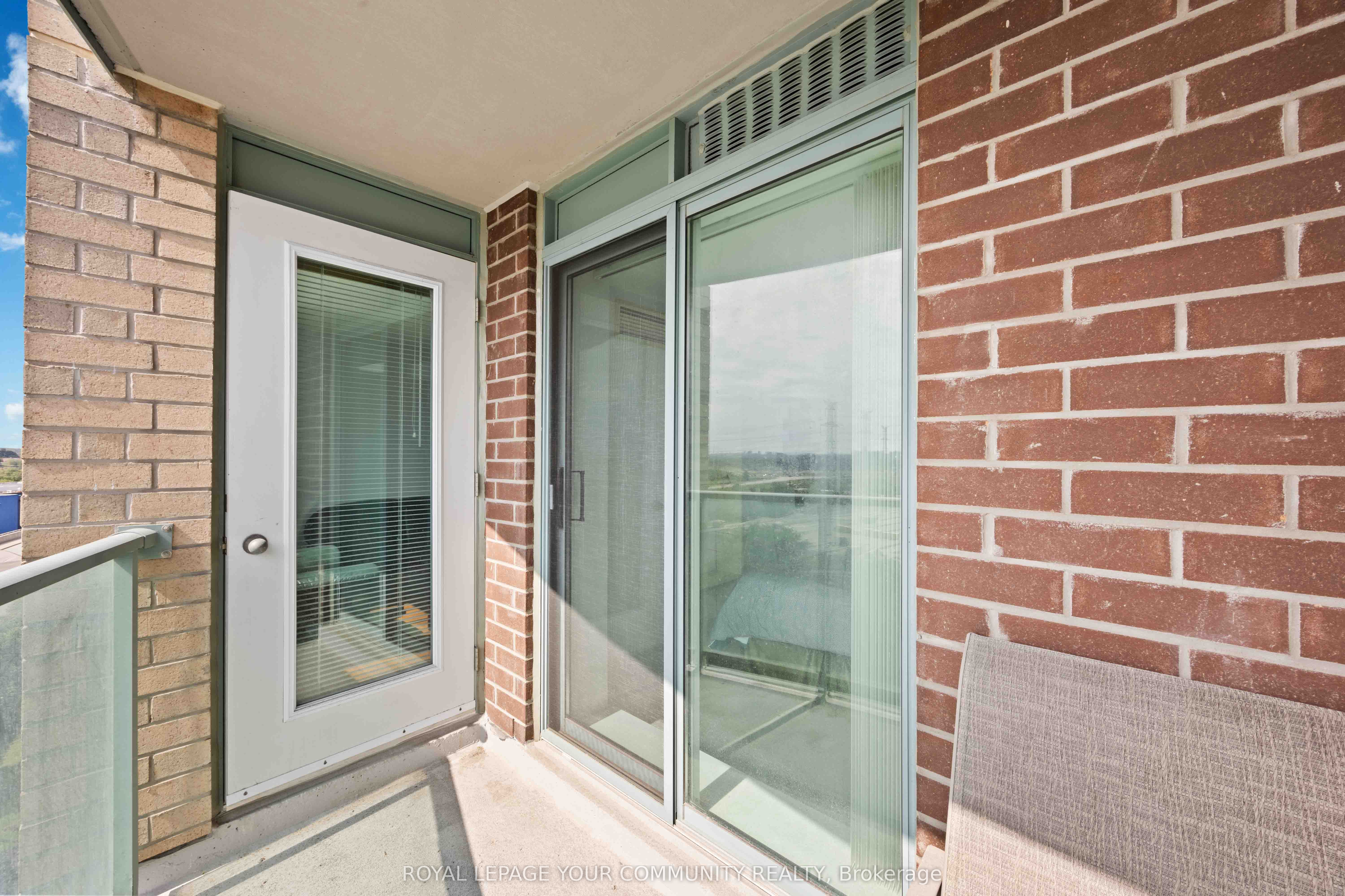 23 Oneida Crescent, #909