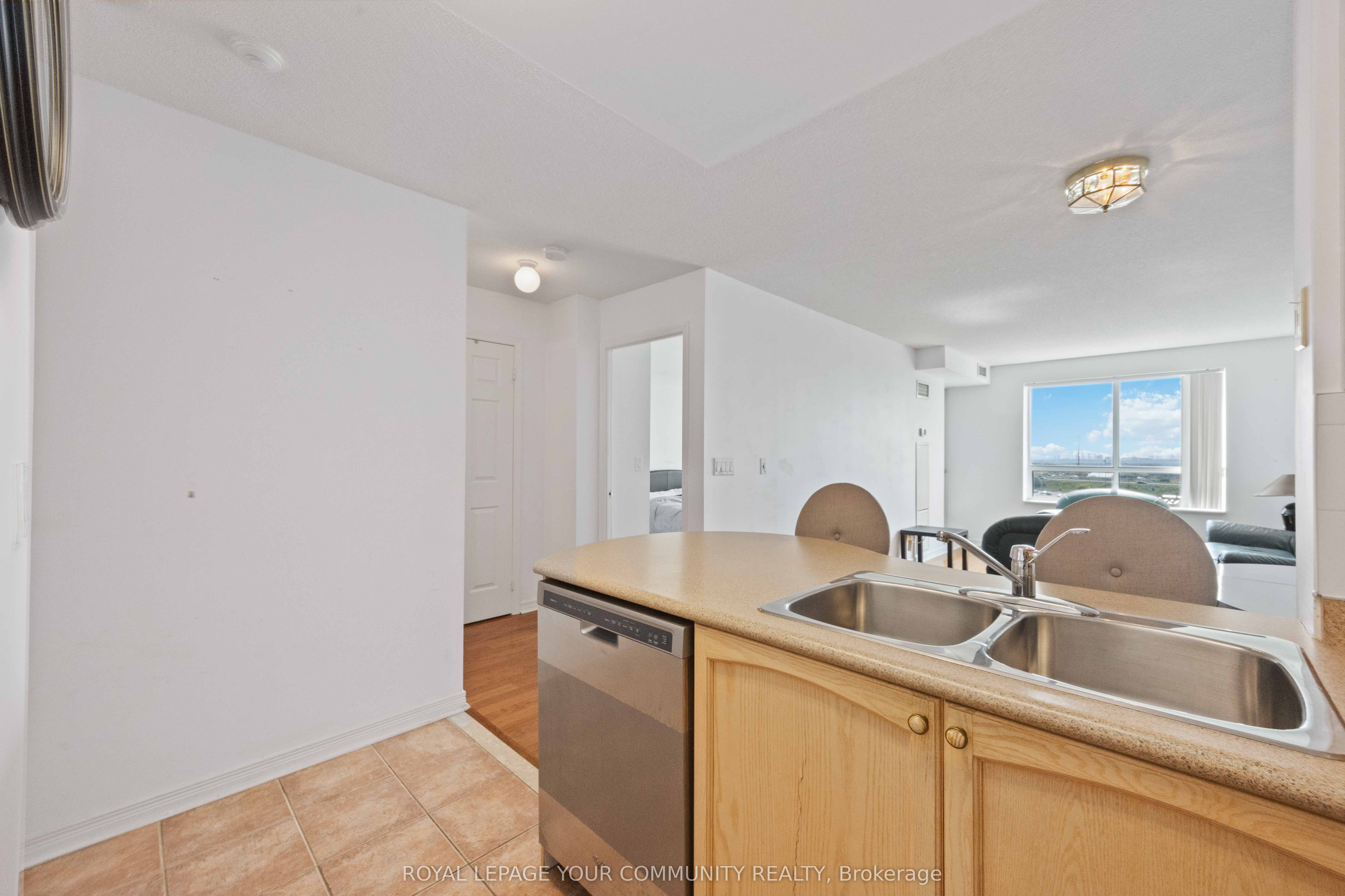 23 Oneida Crescent, #909