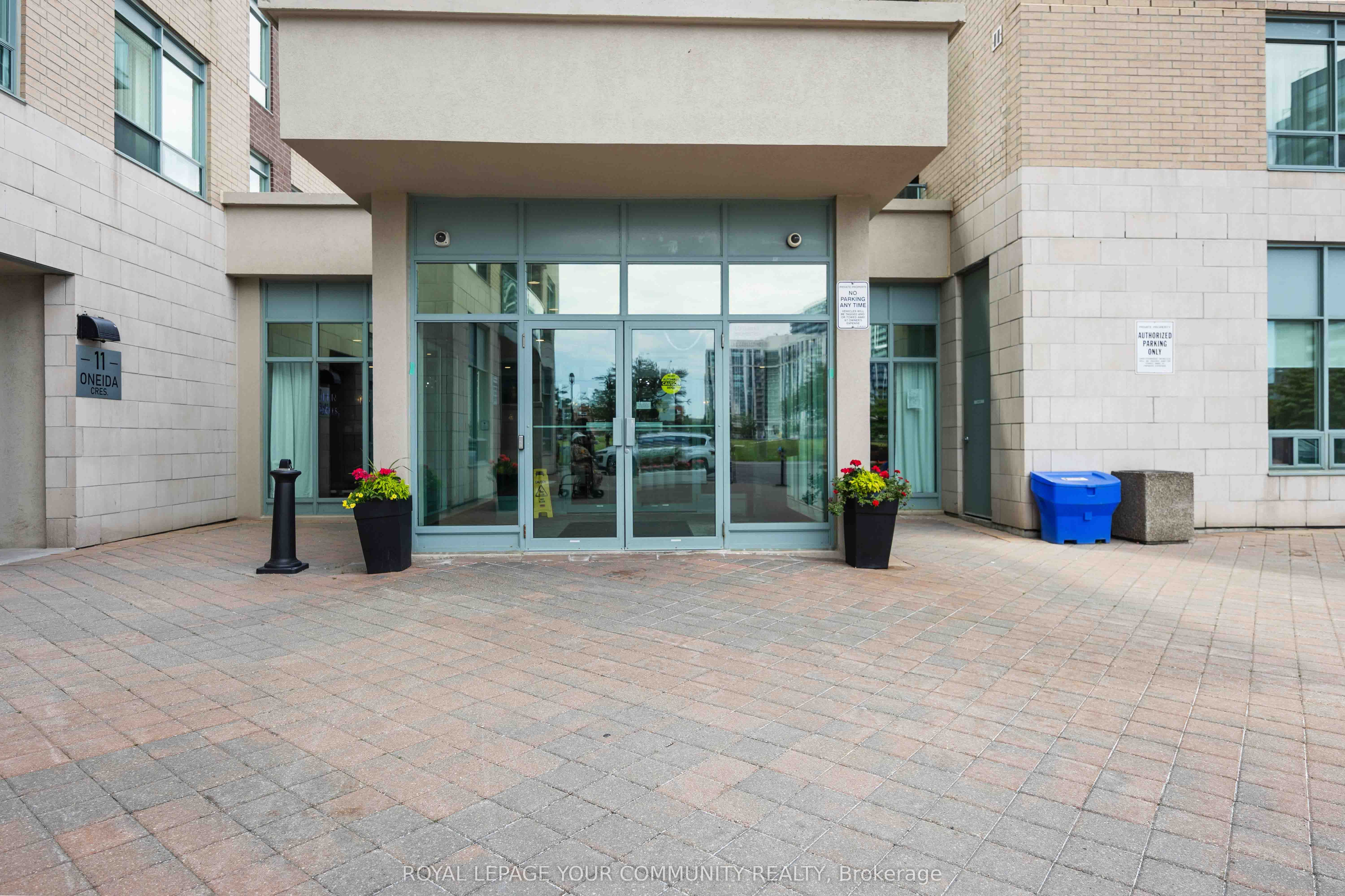 23 Oneida Crescent, #909