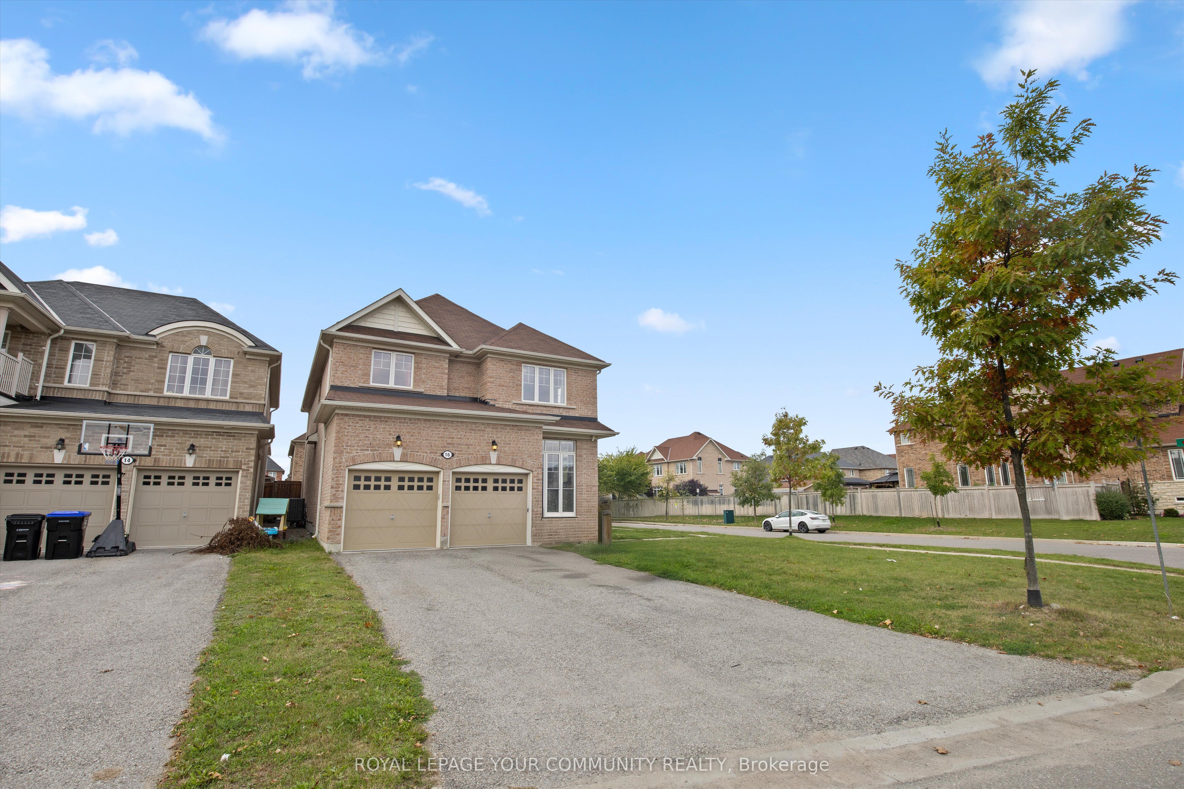 16 Hawke Crescent
