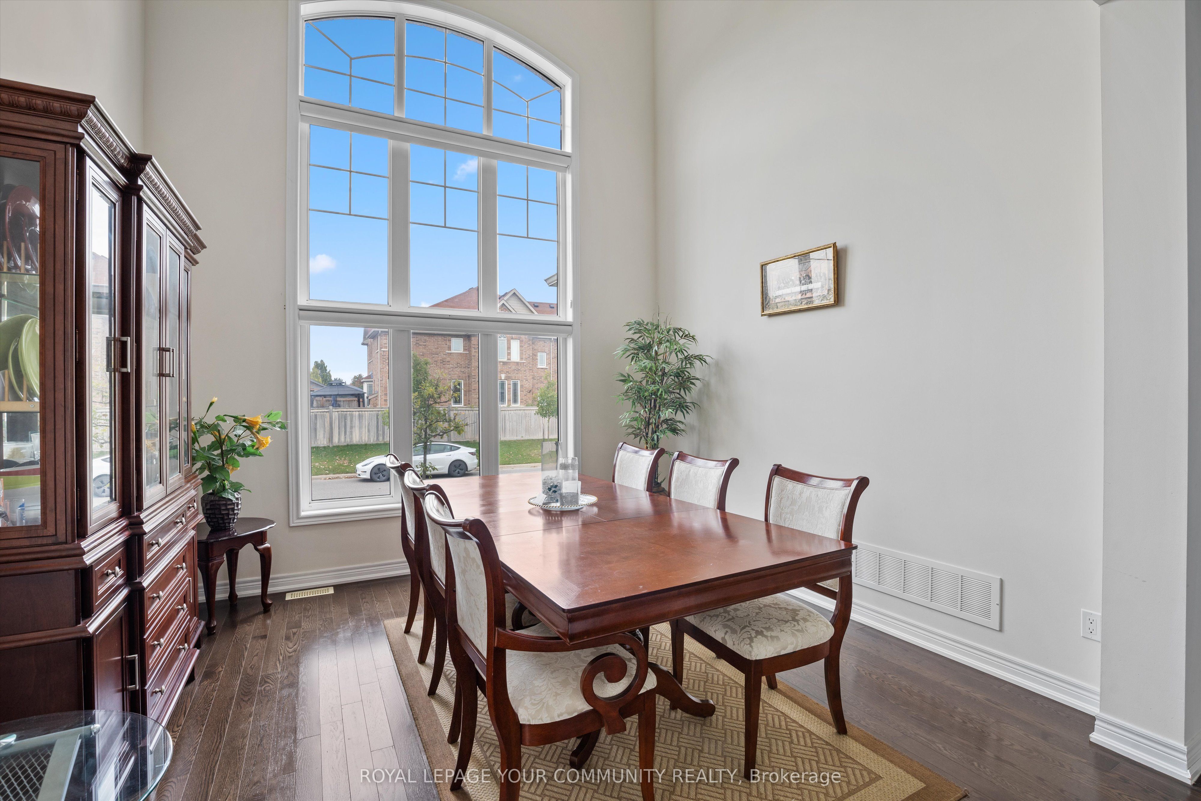 16 Hawke Crescent