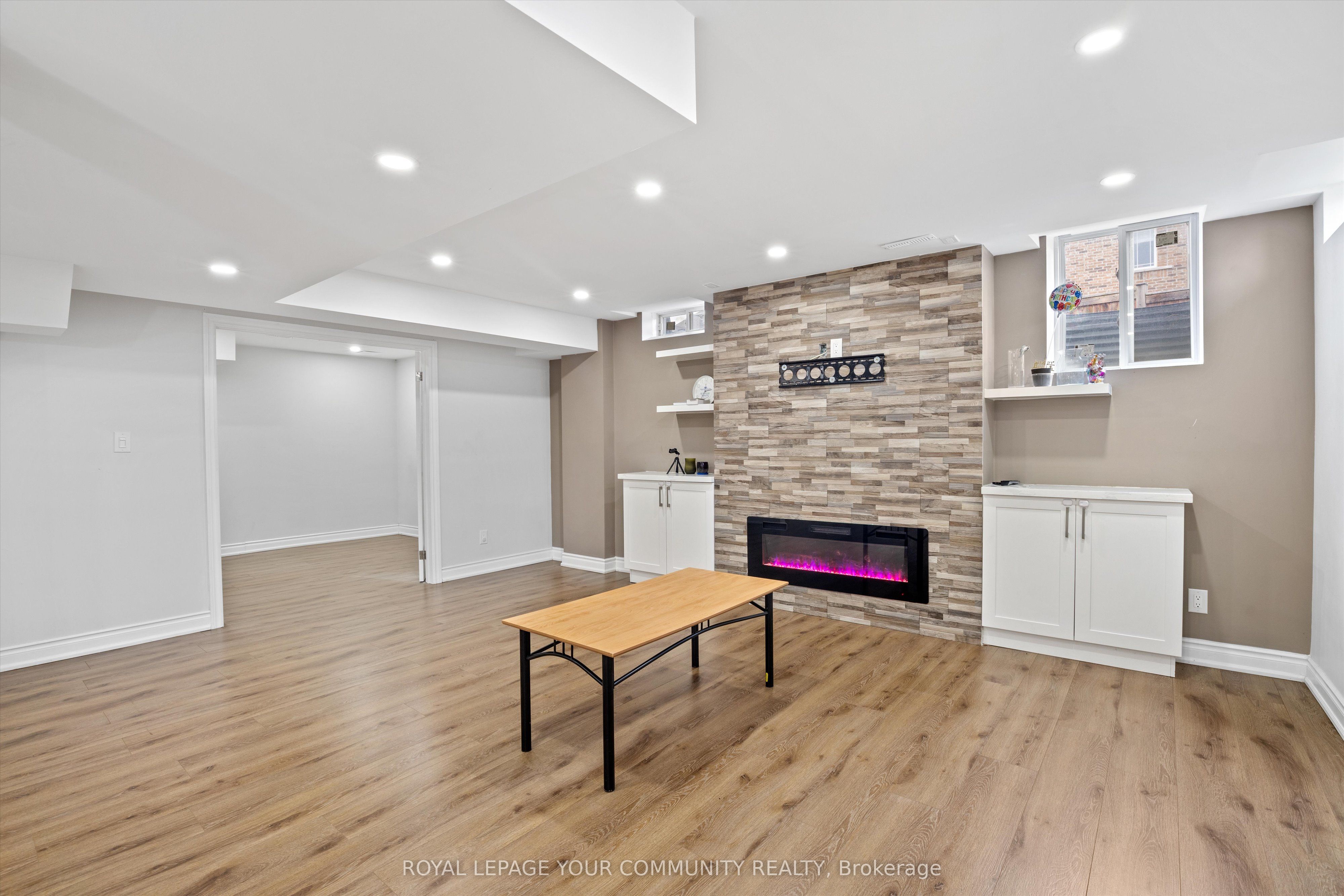 16 Hawke Crescent