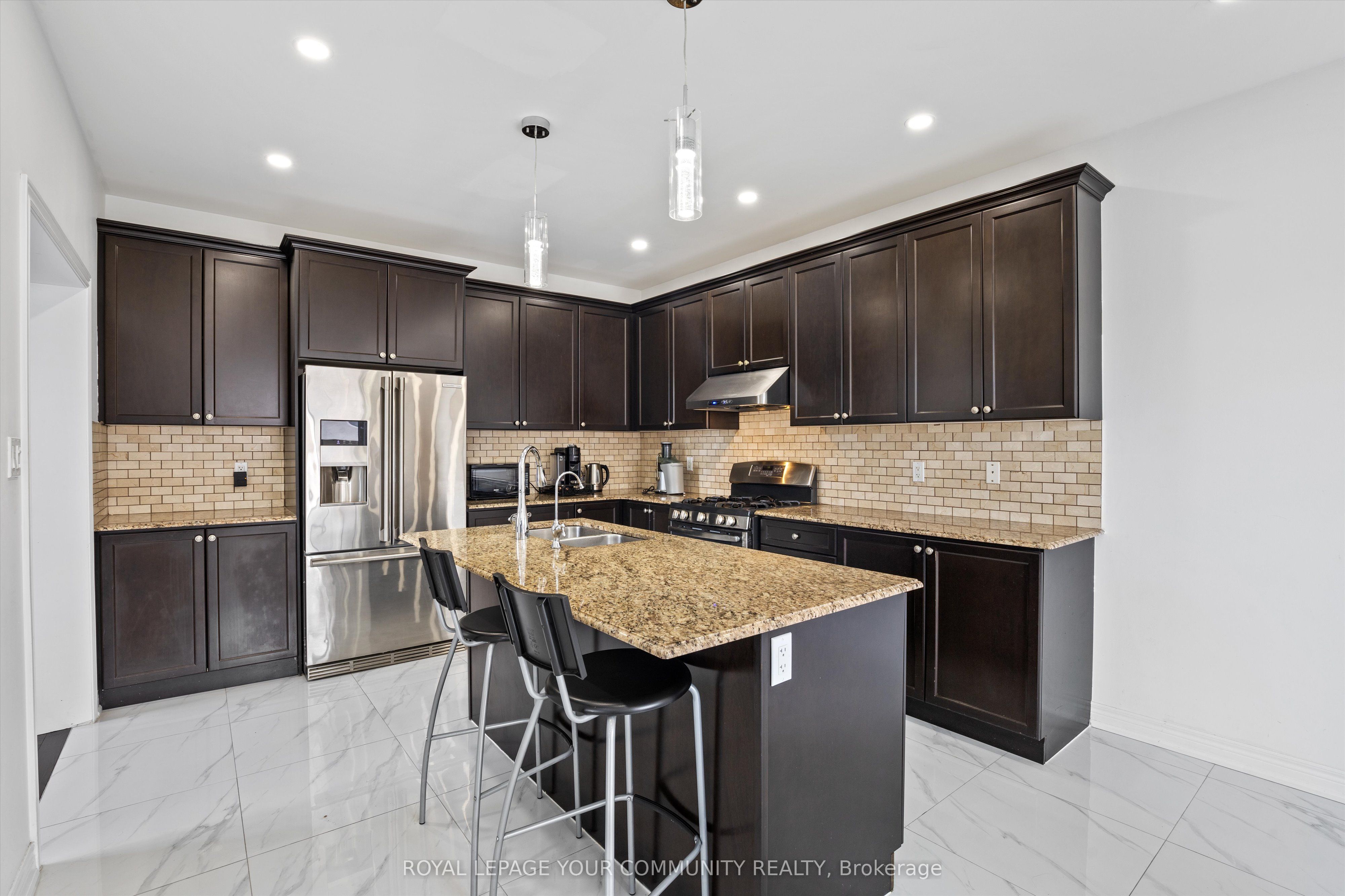 16 Hawke Crescent