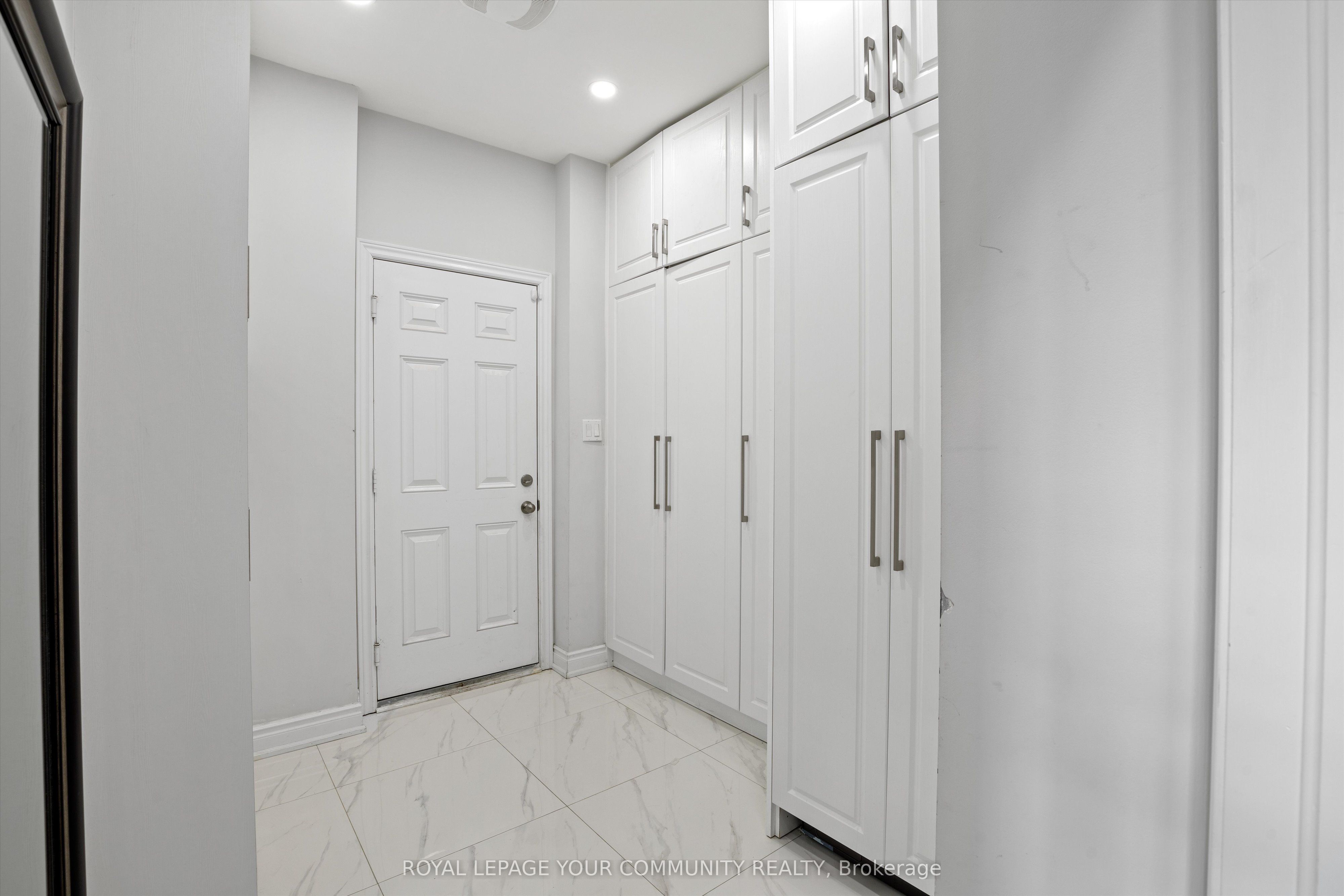 16 Hawke Crescent