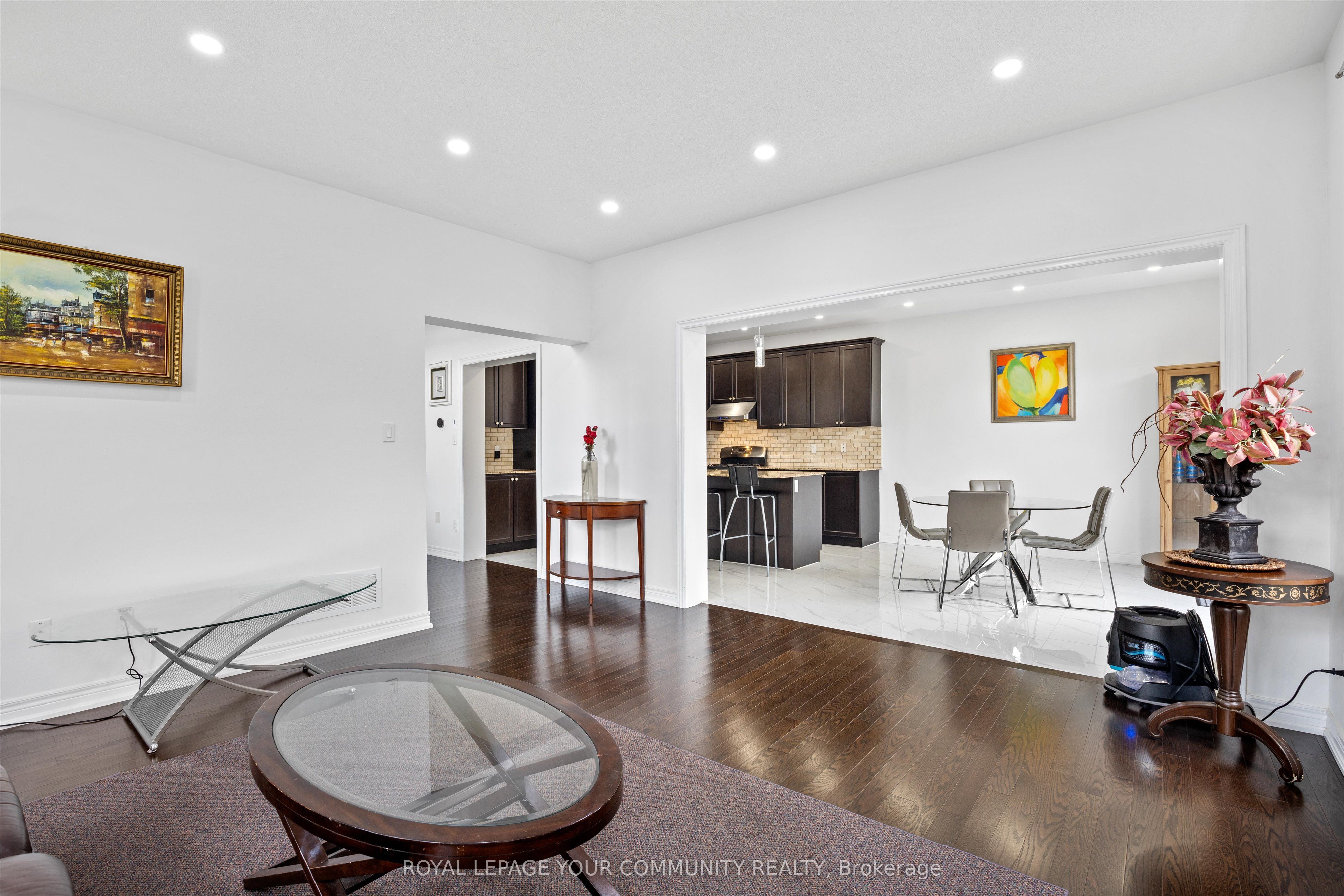 16 Hawke Crescent