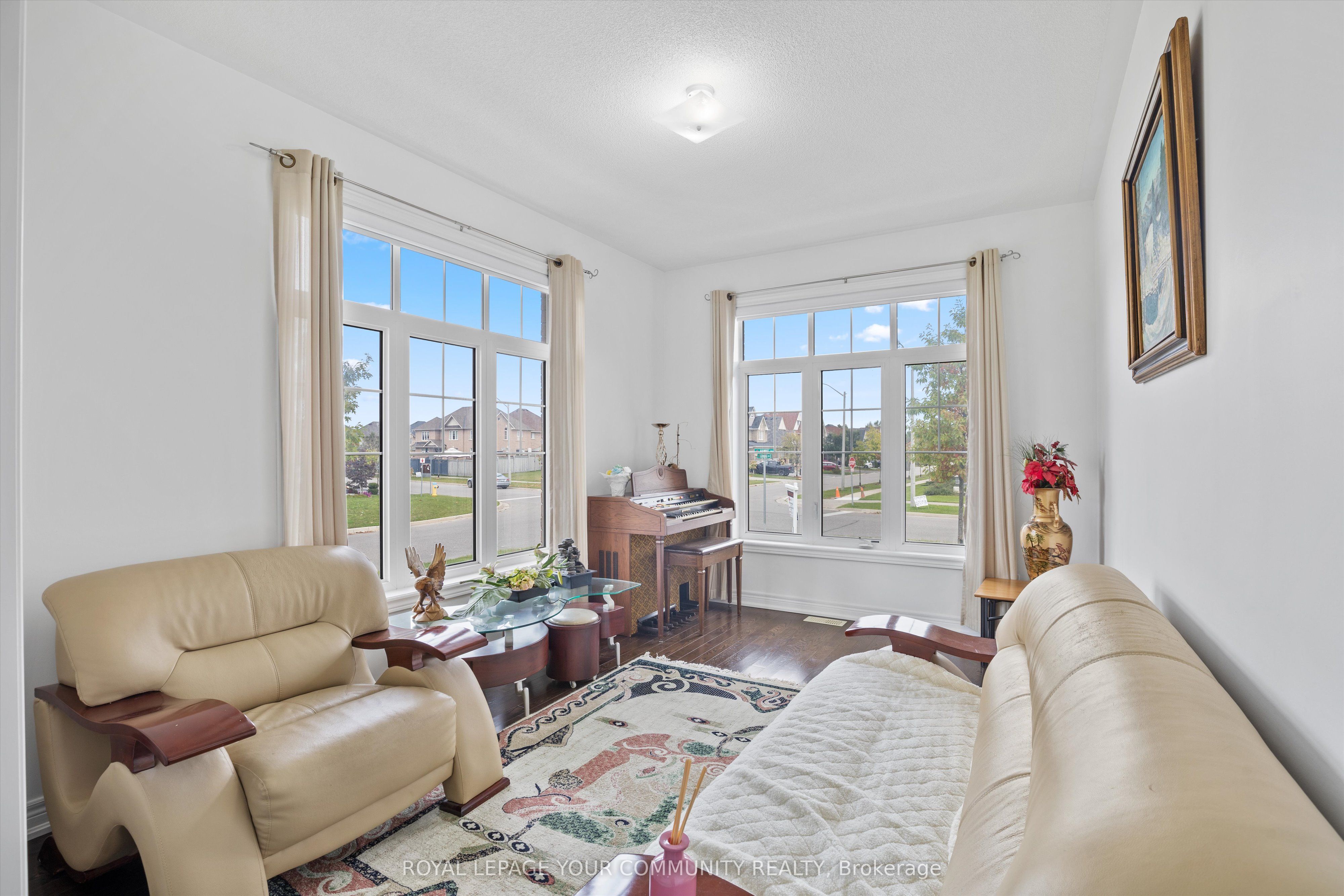 16 Hawke Crescent