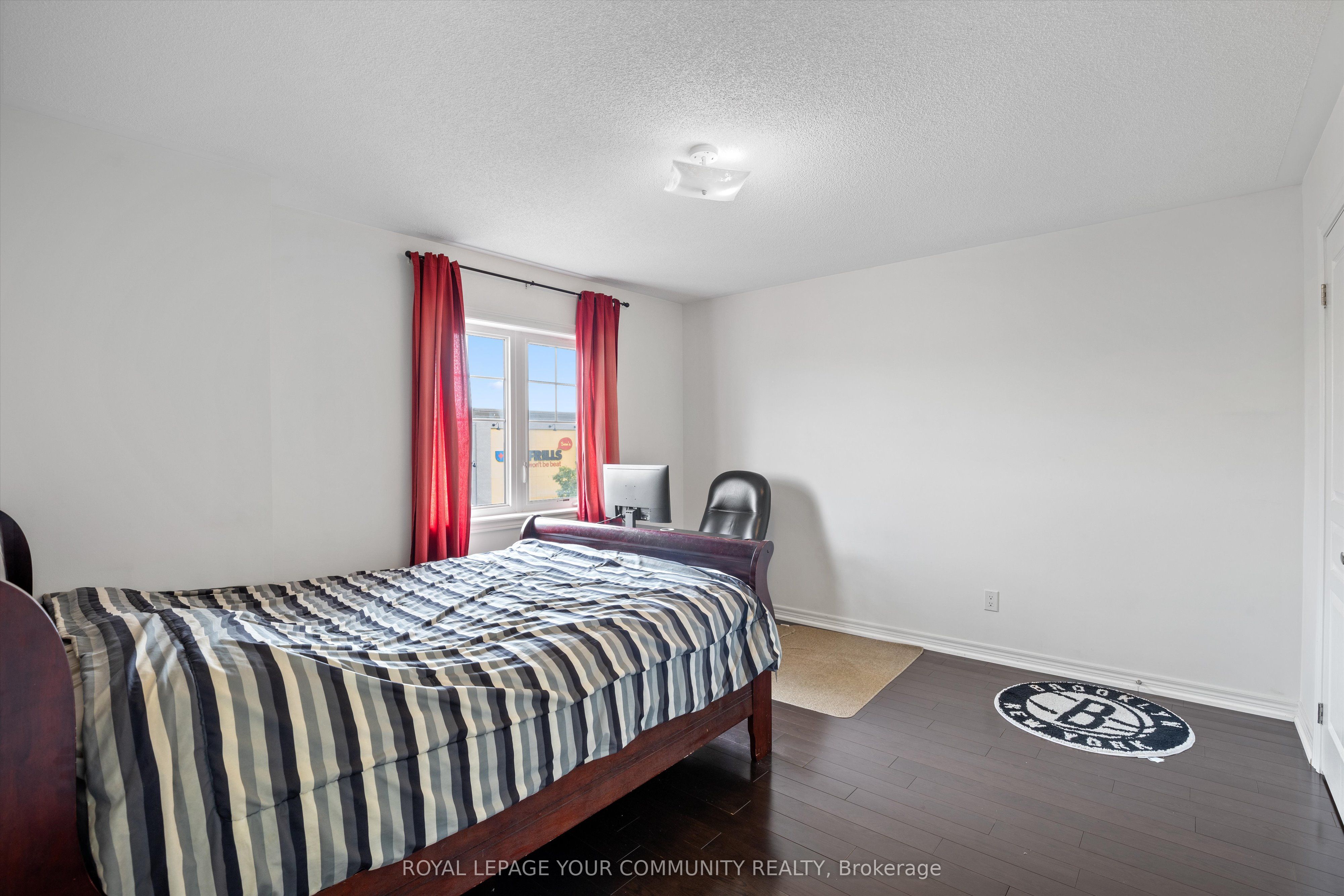 16 Hawke Crescent