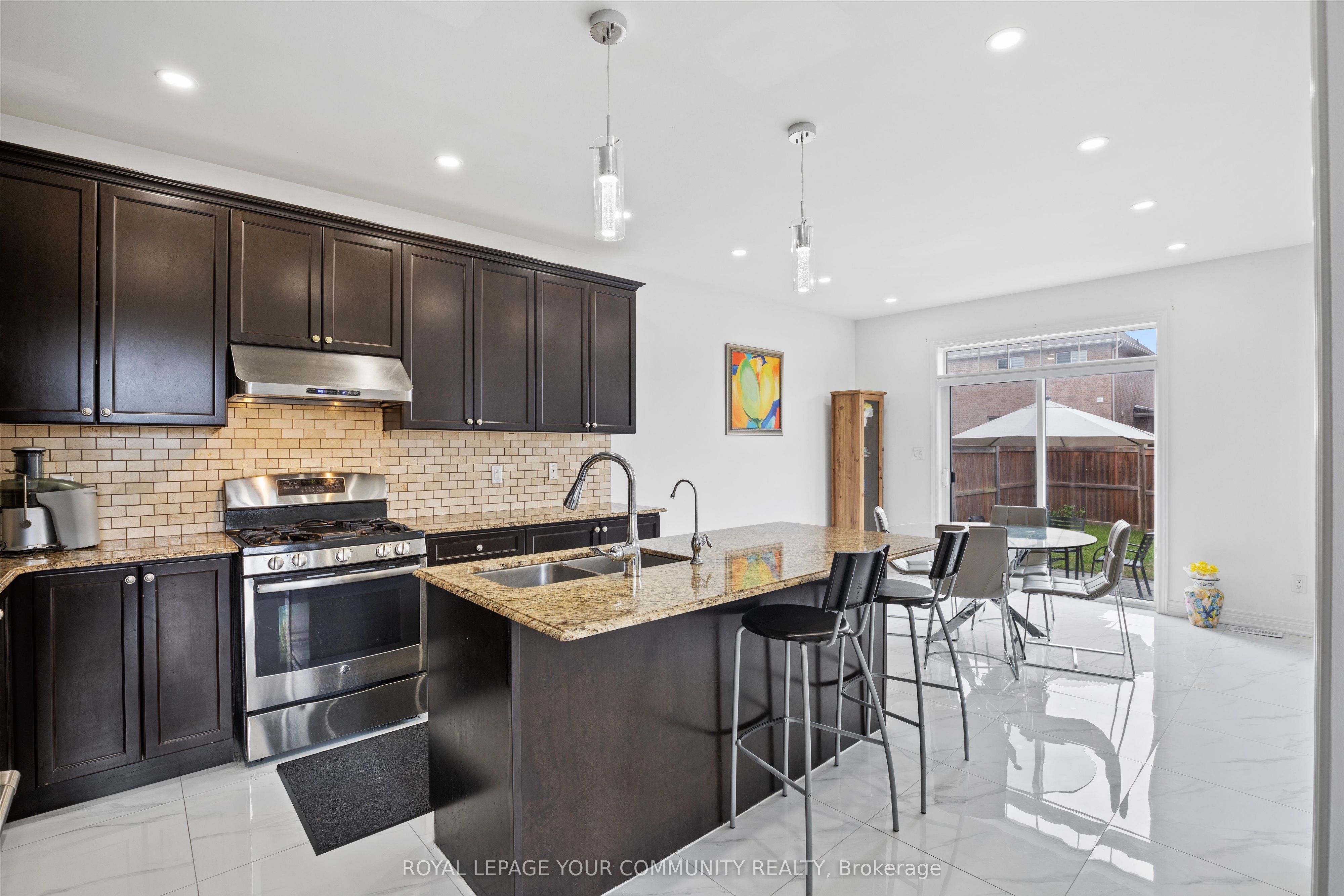 16 Hawke Crescent