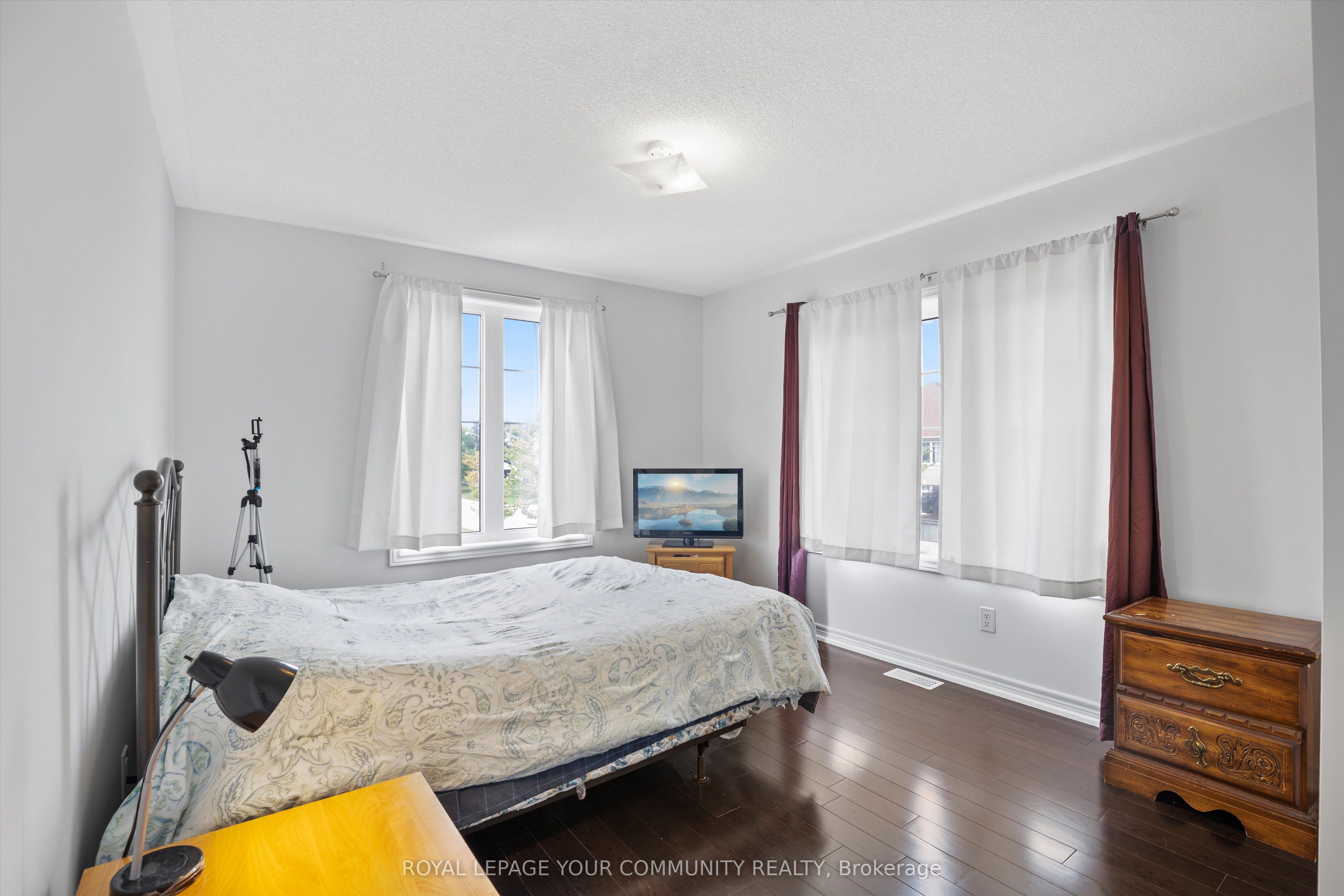 16 Hawke Crescent