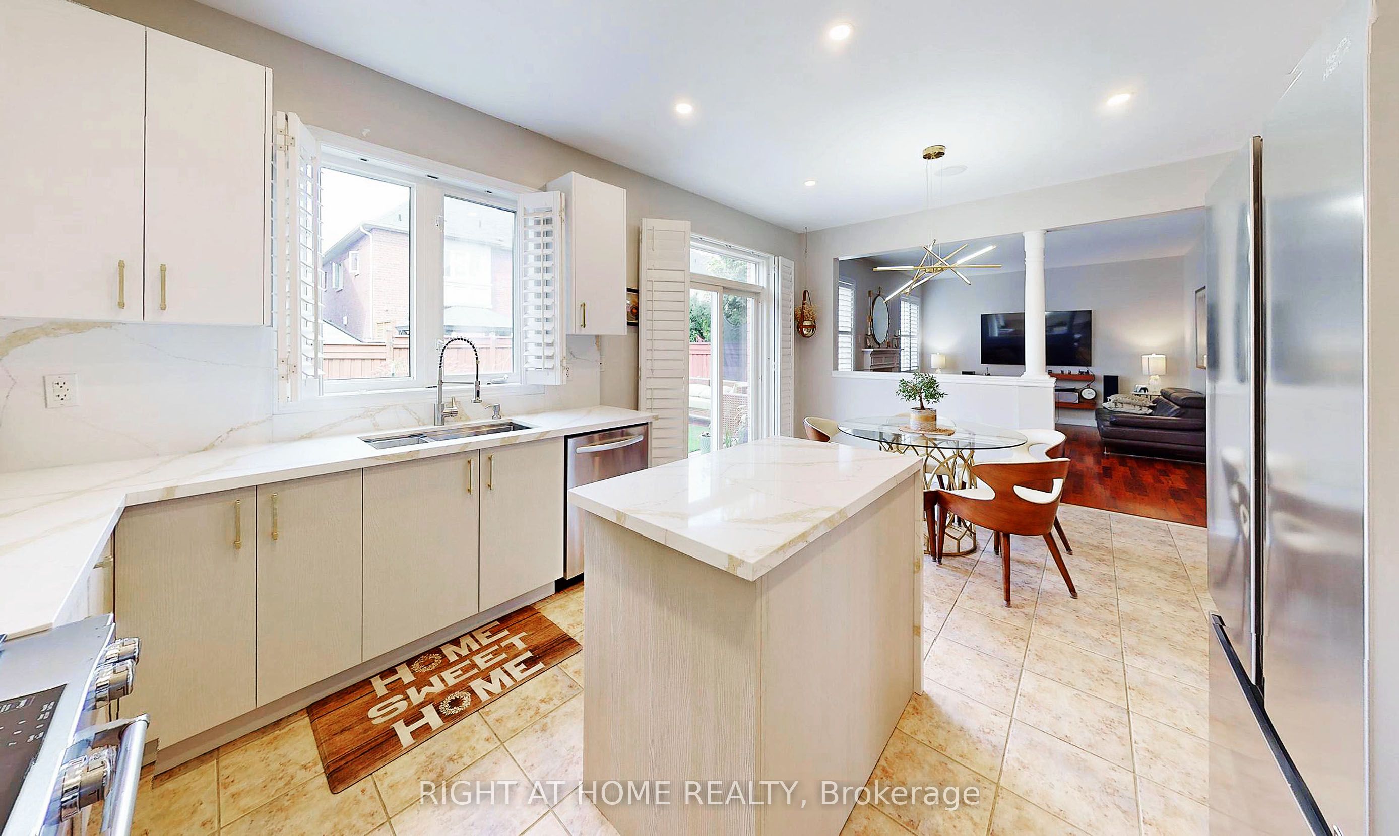 18 Halldorson Avenue