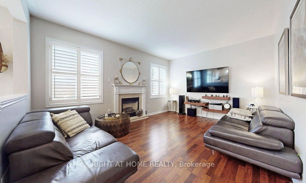 18 Halldorson Avenue