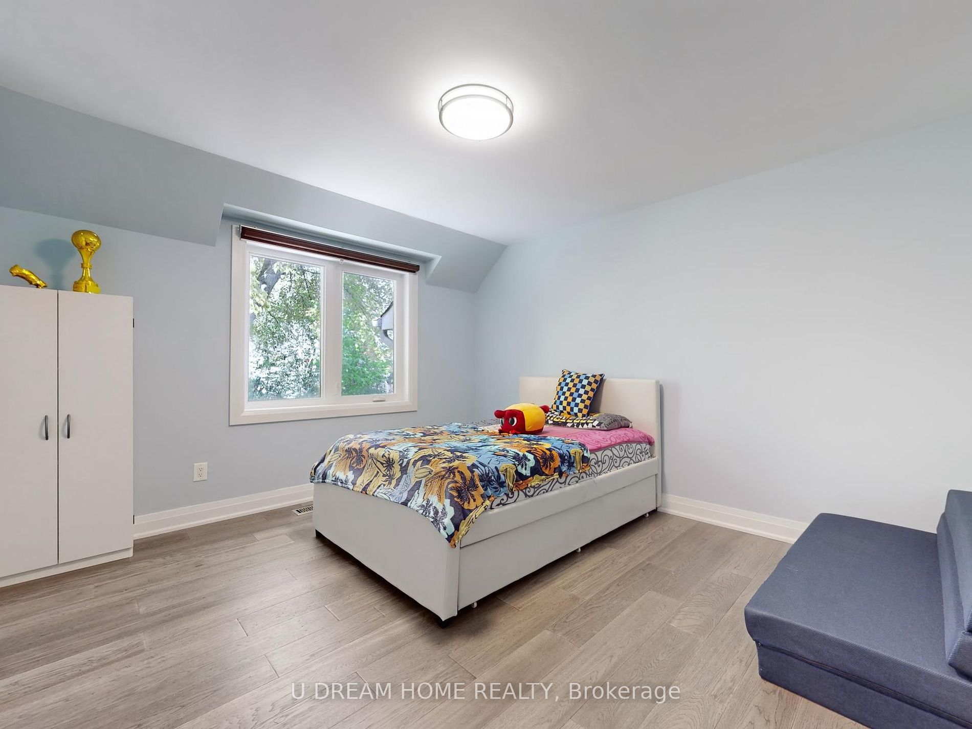 2 Jarvis Avenue