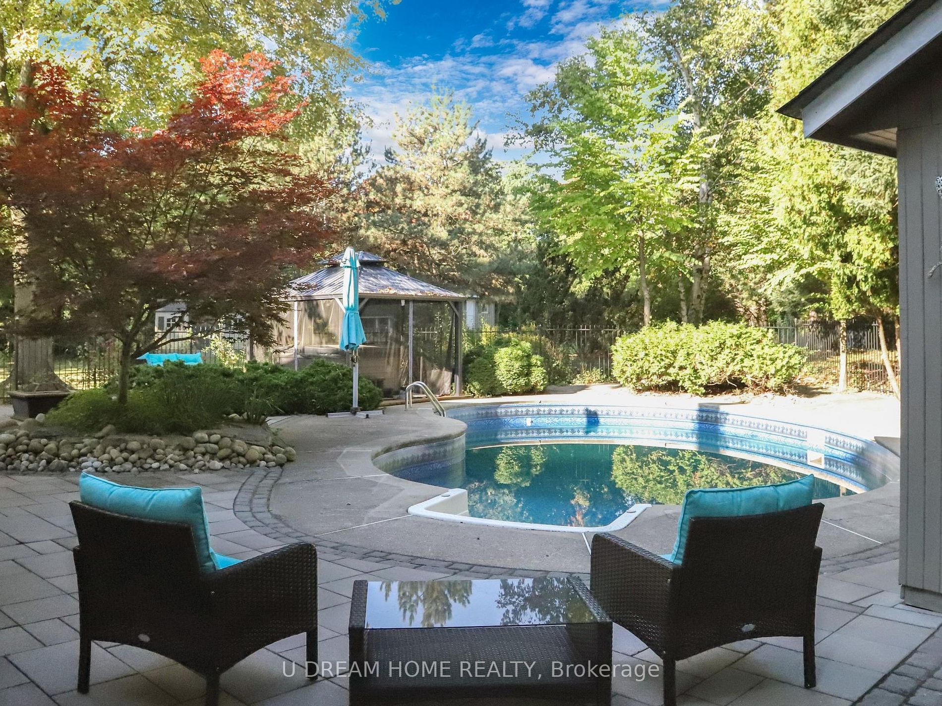 2 Jarvis Avenue