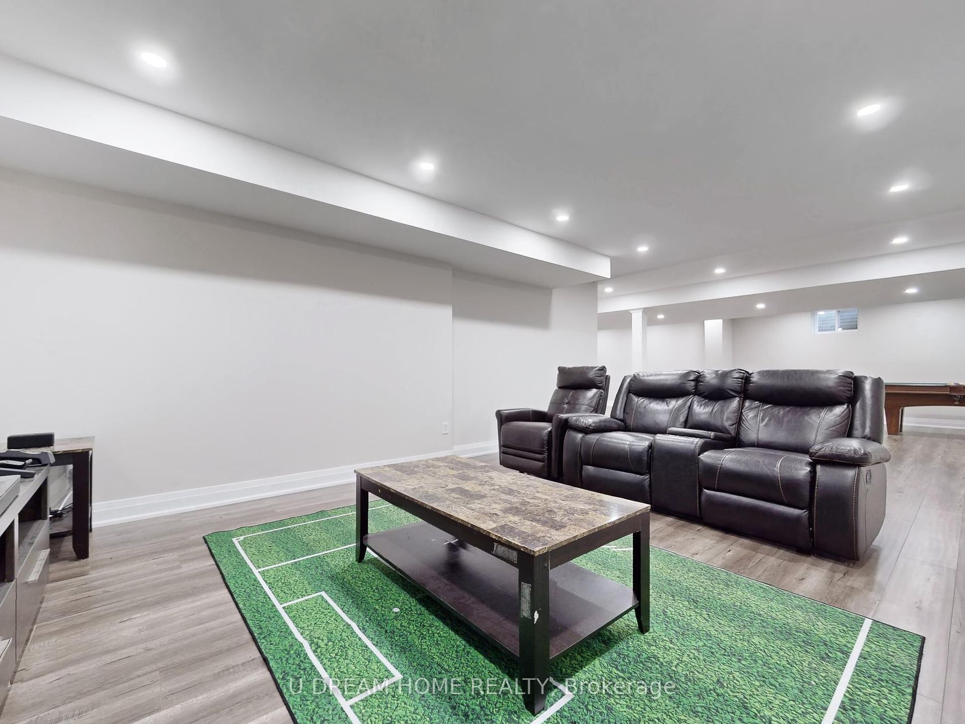 2 Jarvis Avenue