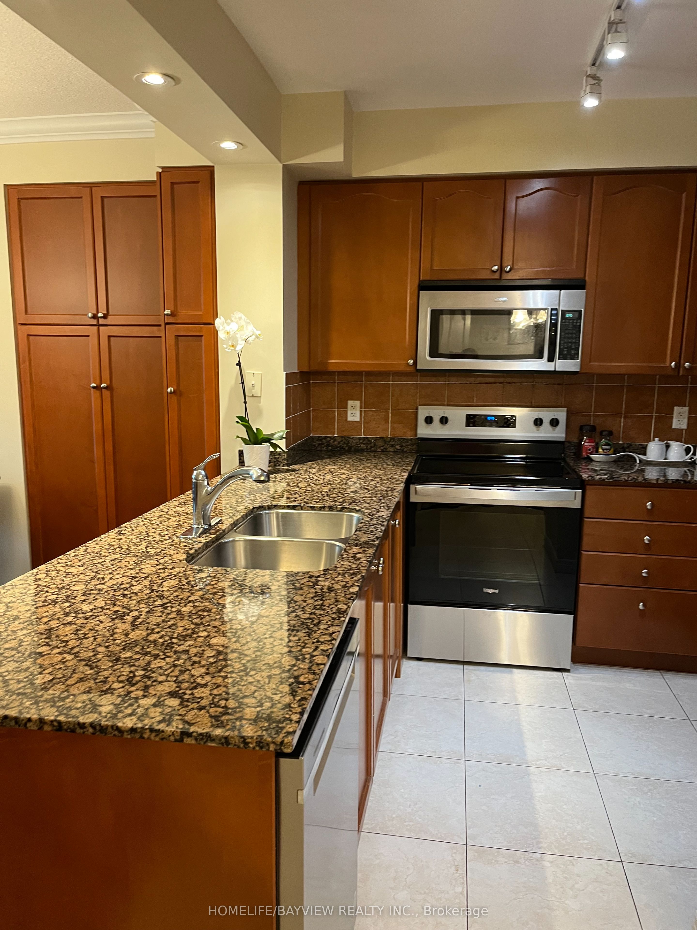 100 PROMENADE Circle #205