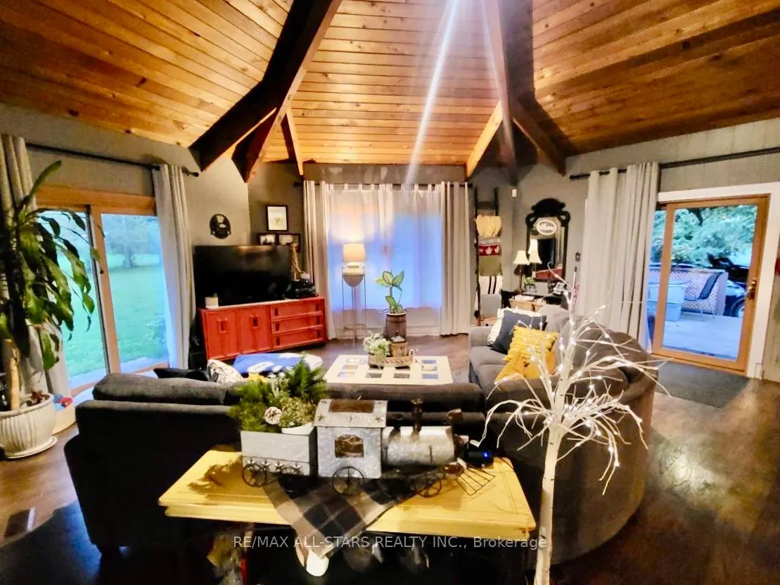 2205 Concession 6