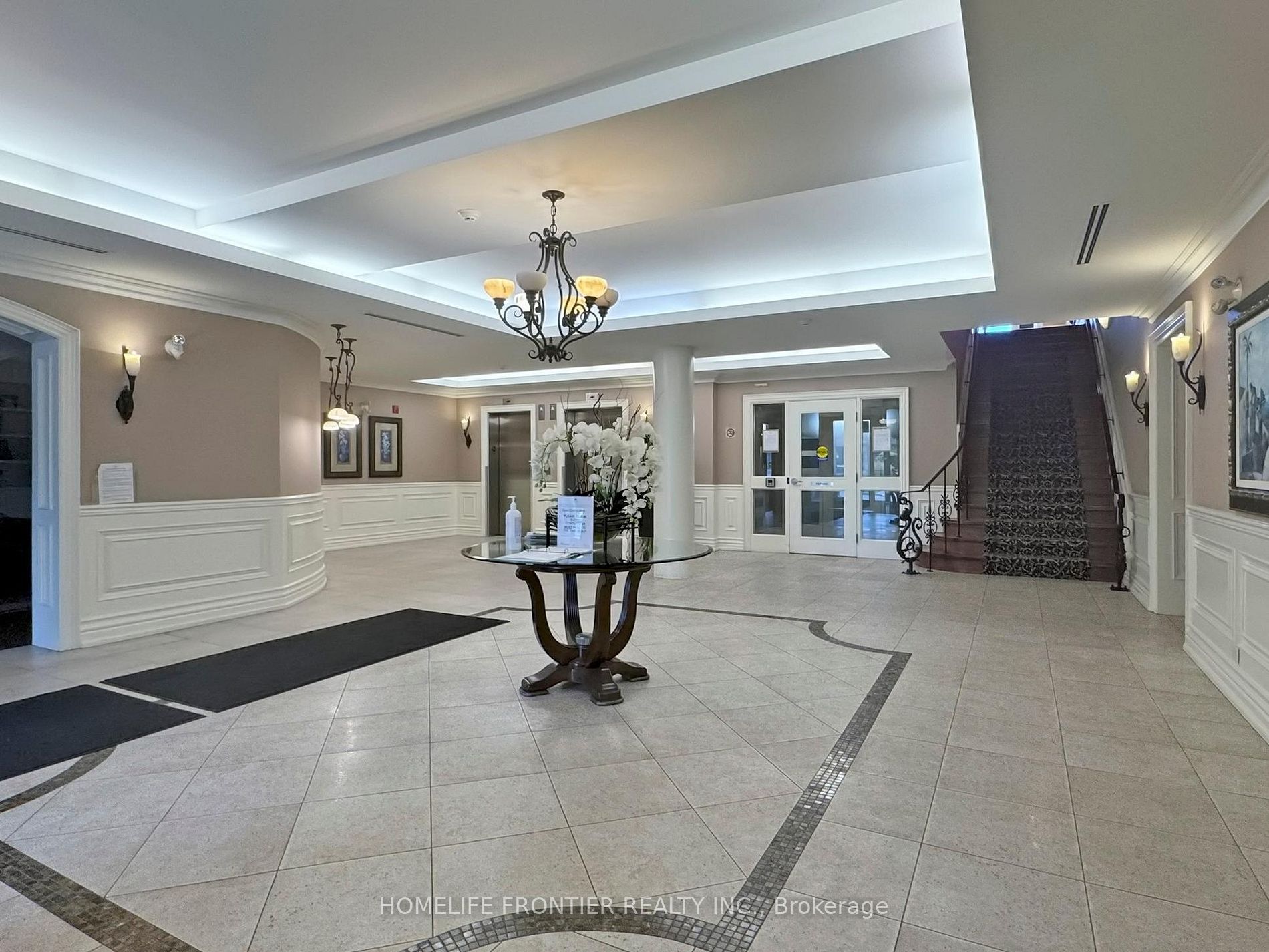 9519 Keele Street, #305