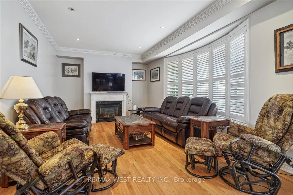 18 Augustine Avenue