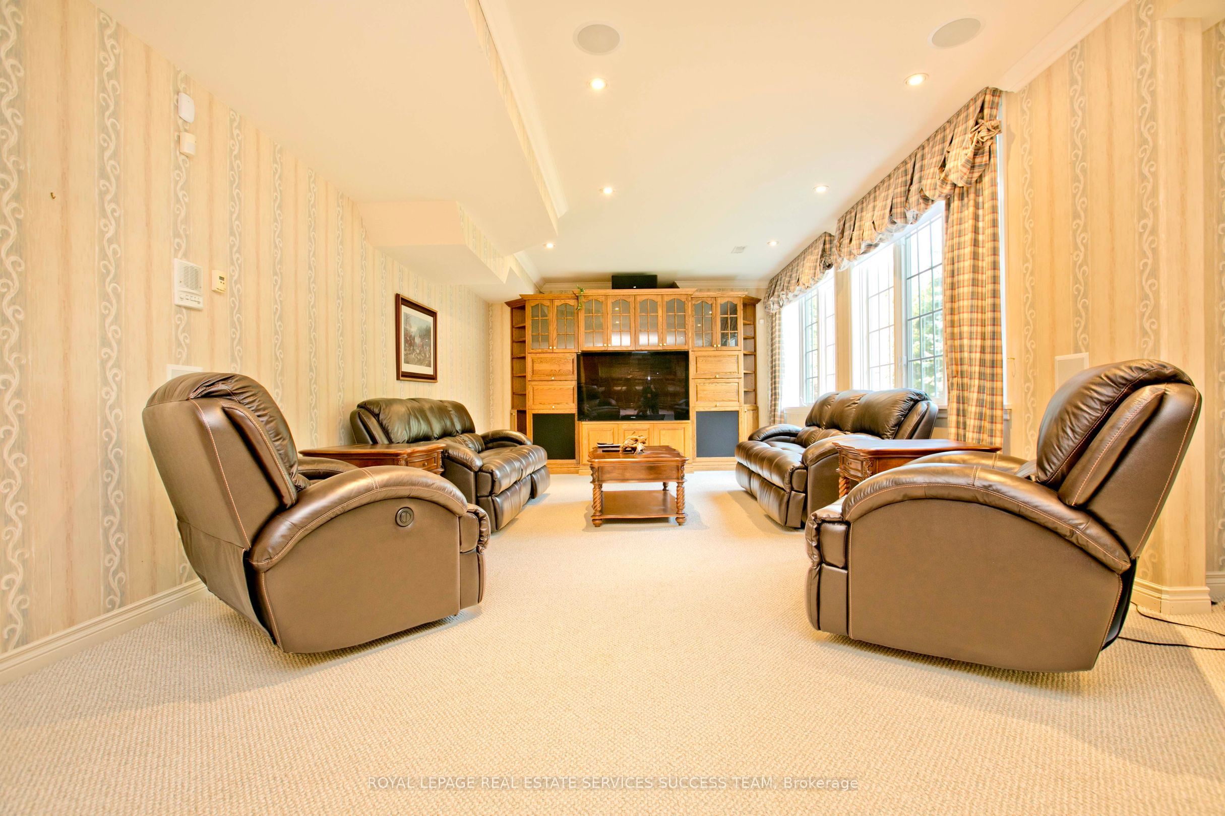 37 Heatherwood Crescent