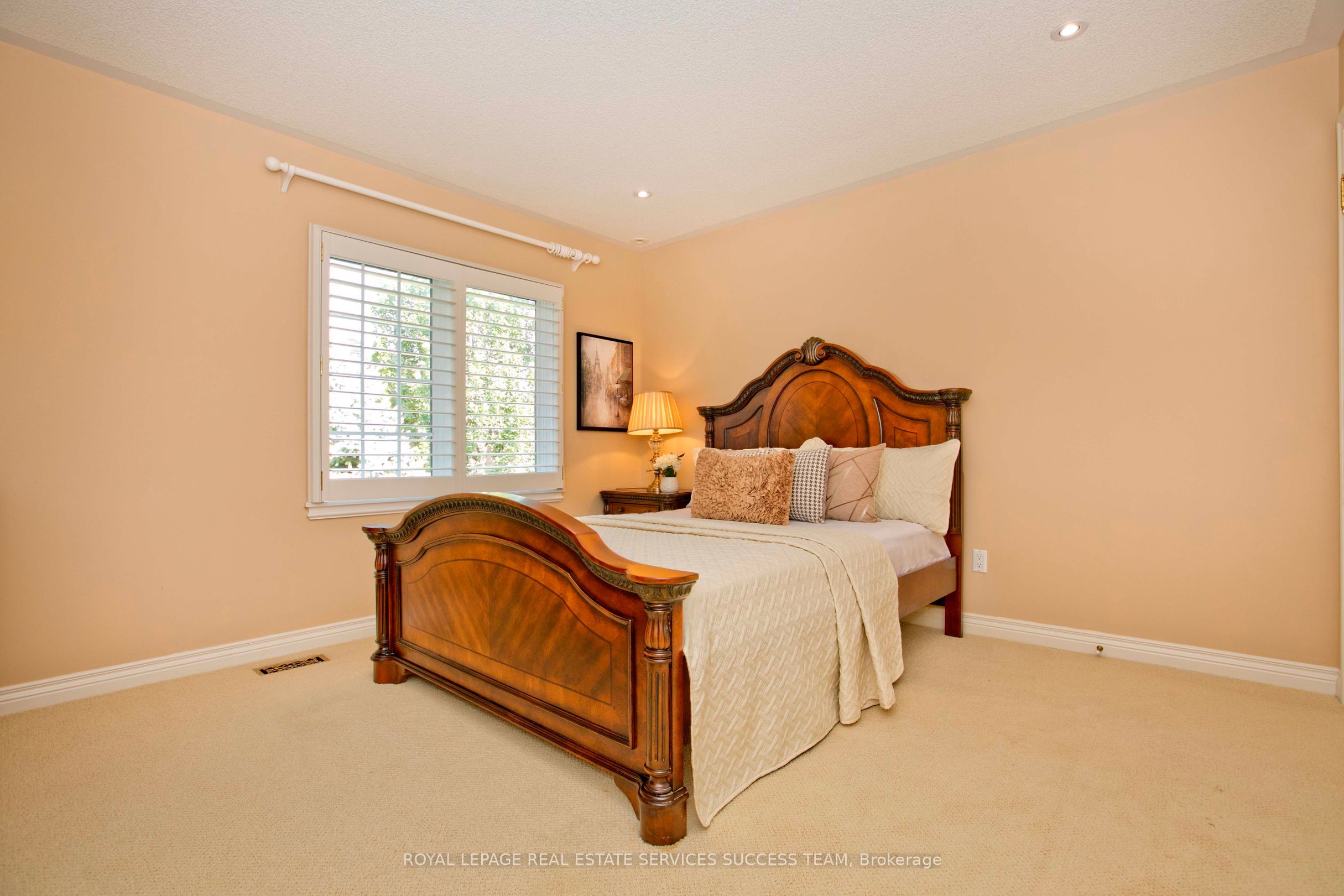 37 Heatherwood Crescent