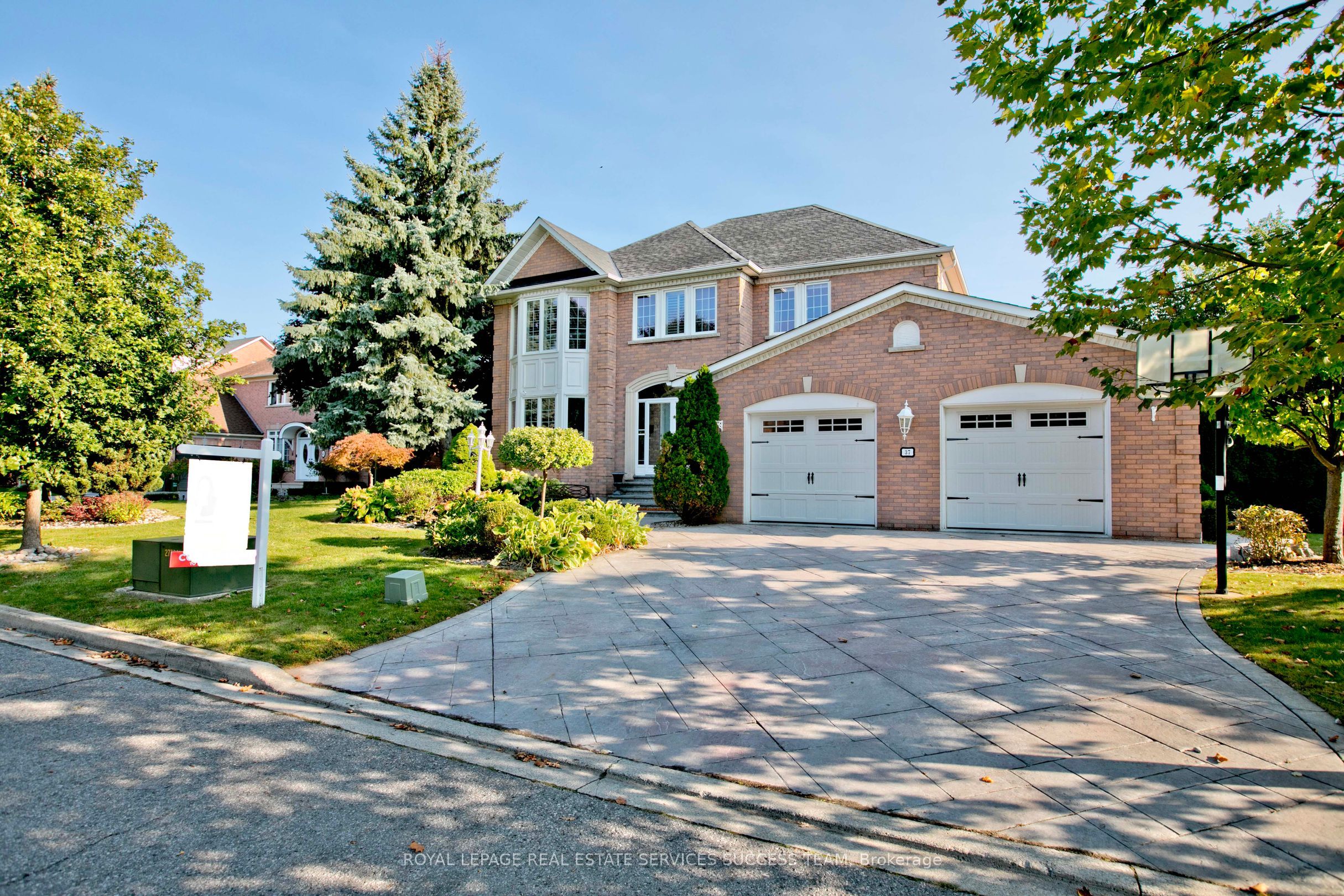 37 Heatherwood Crescent