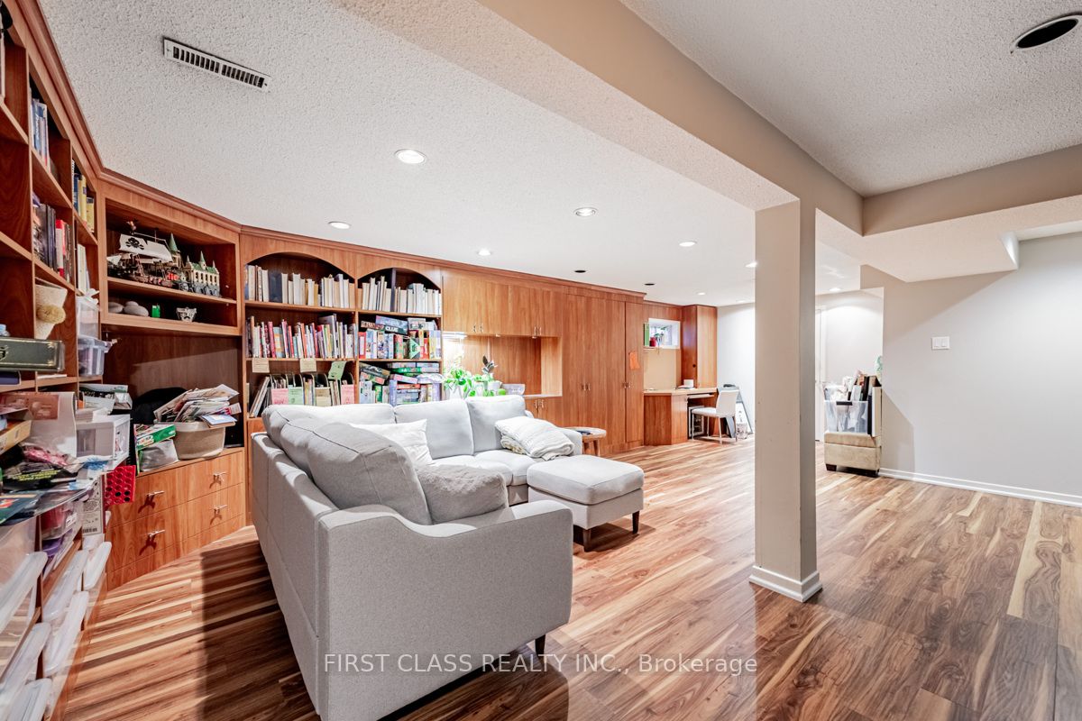 74 Innisbrook Crescent