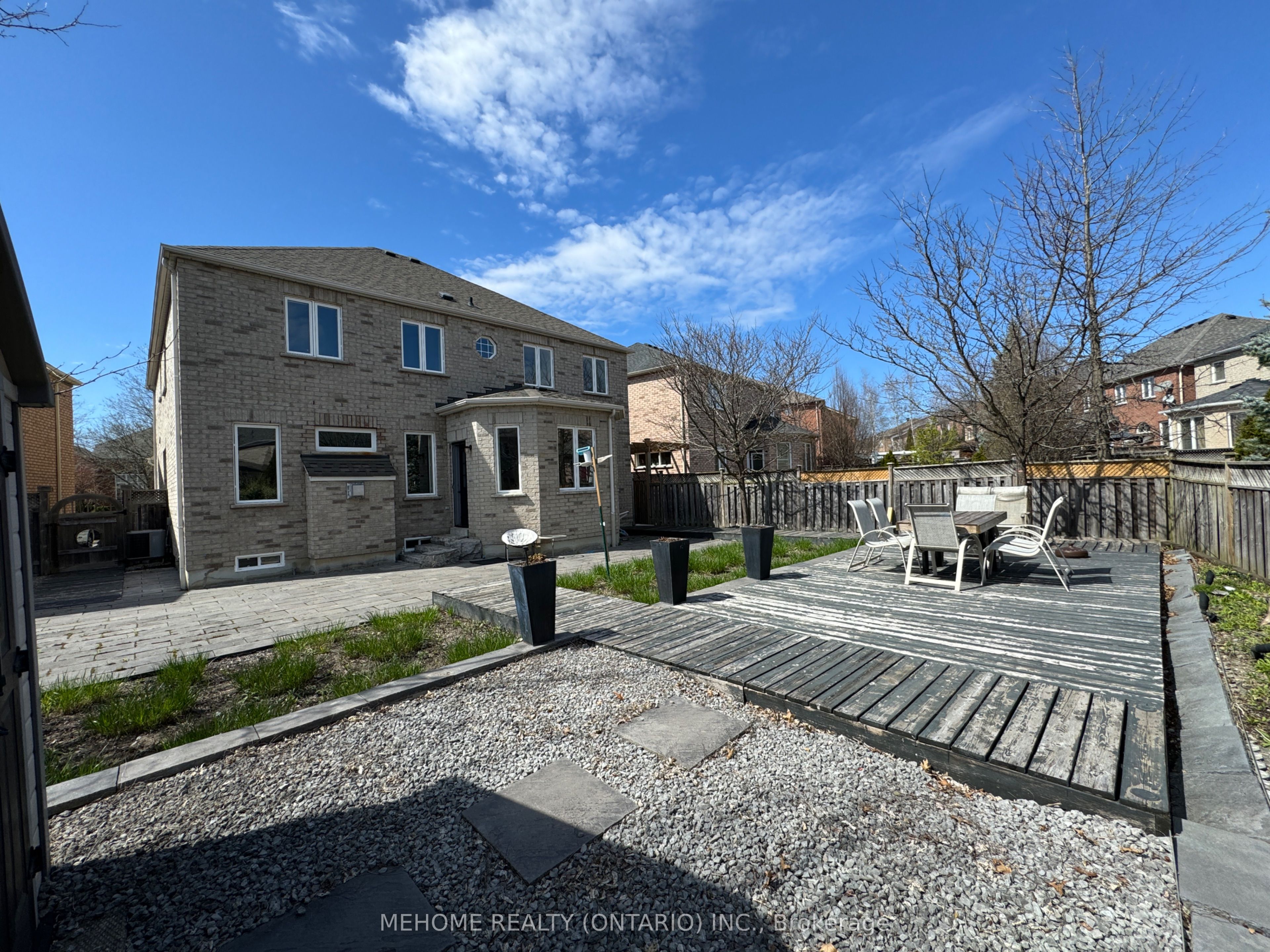 9 Ridgecrest Road