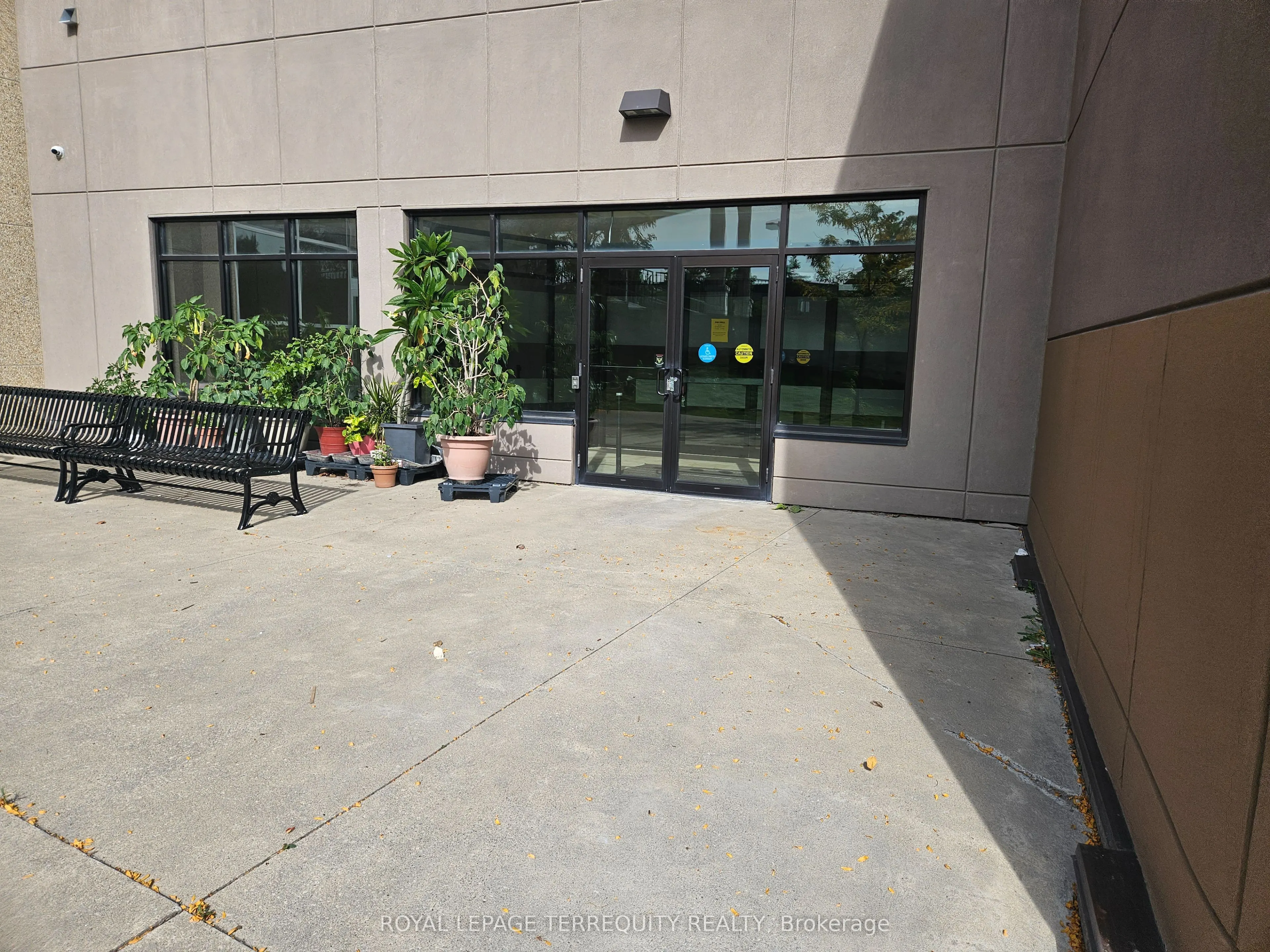 9333 Woodbine Avenue, #Room A