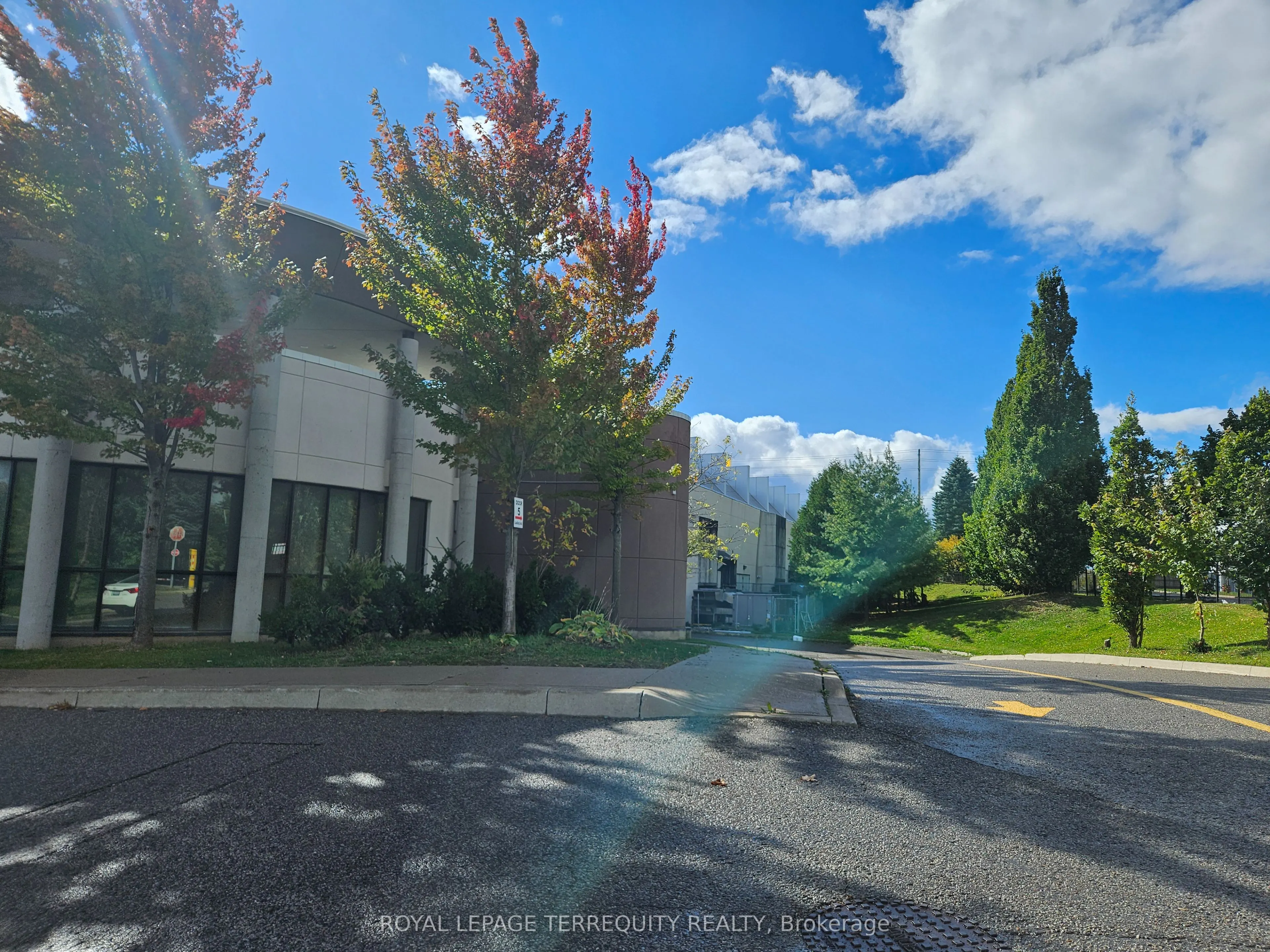9333 Woodbine Avenue, #Room A