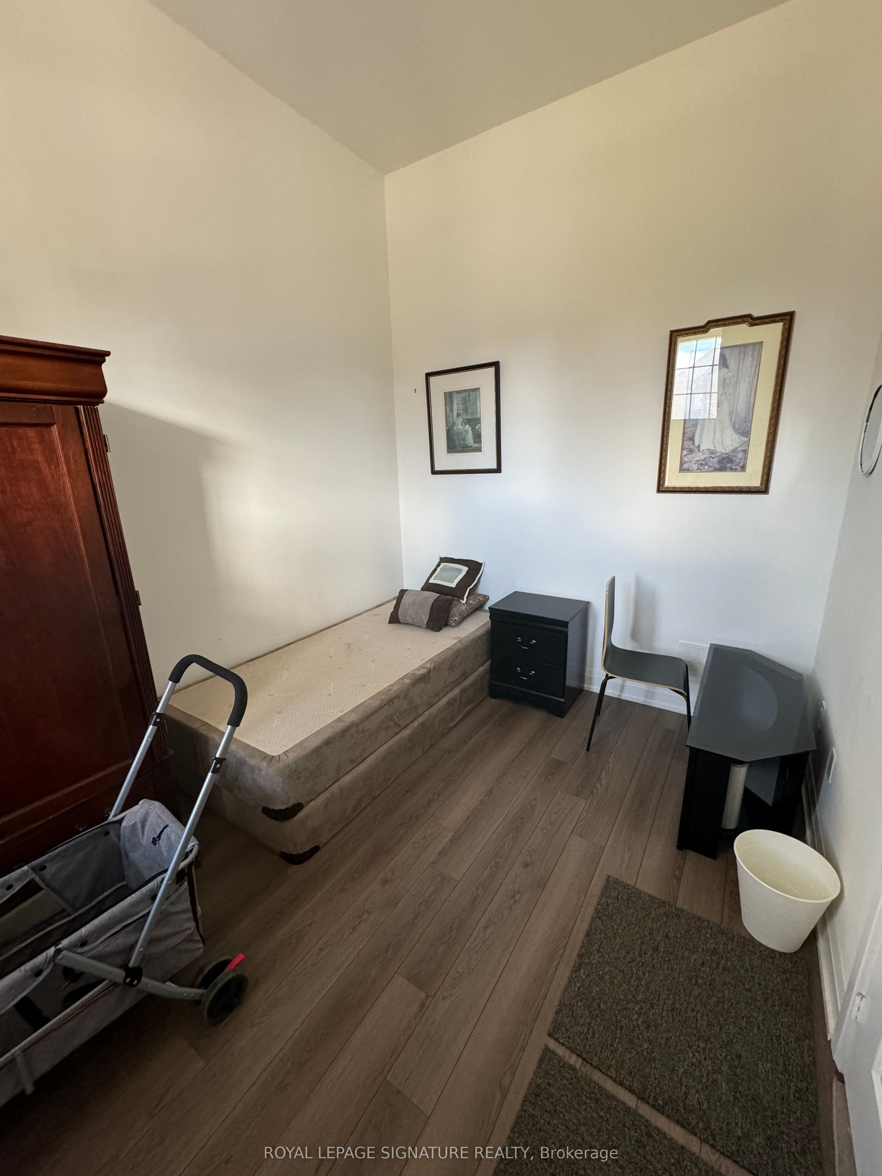 23 Cyprus Glen, #UPPER