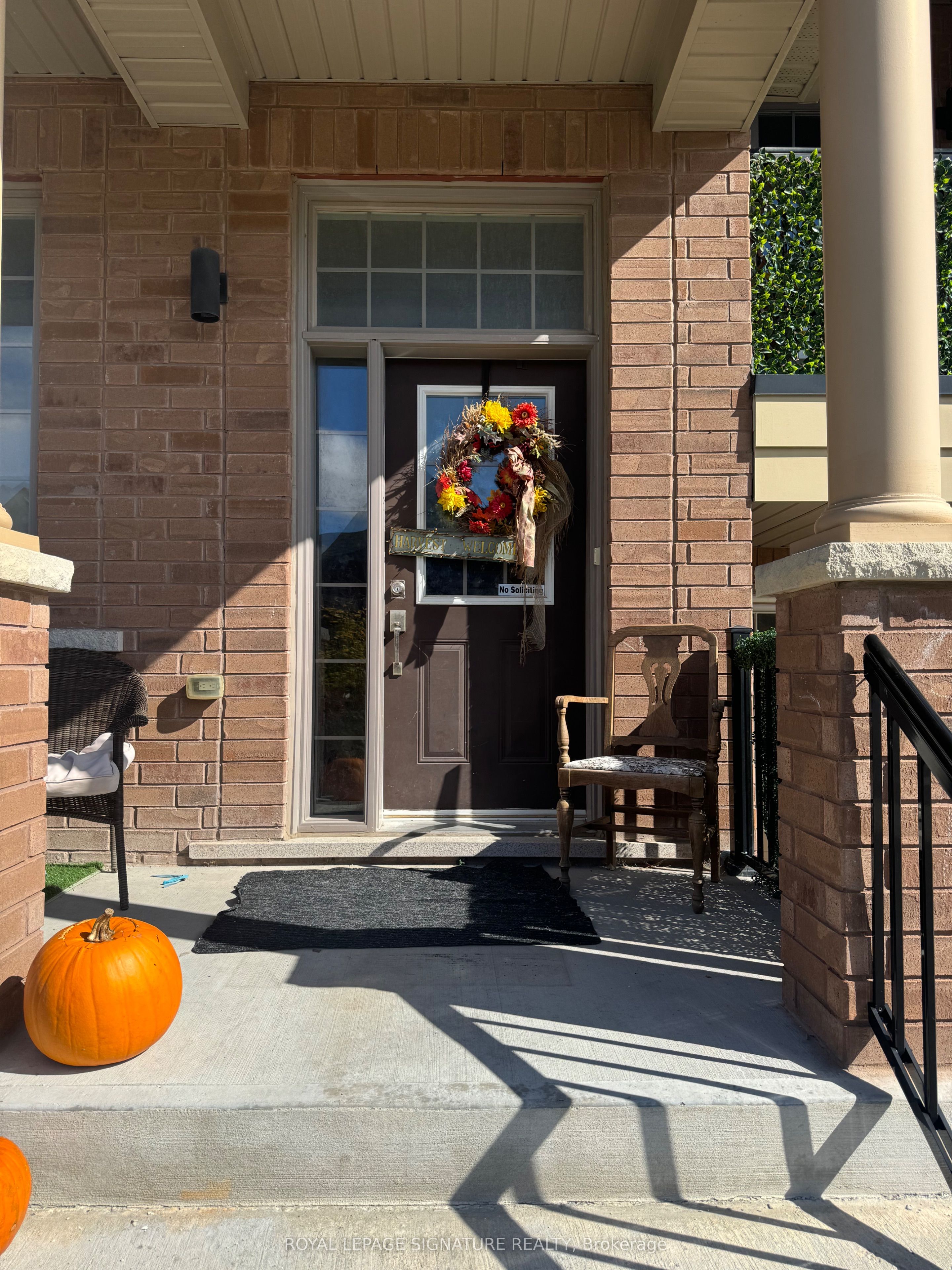 23 Cyprus Glen, #UPPER