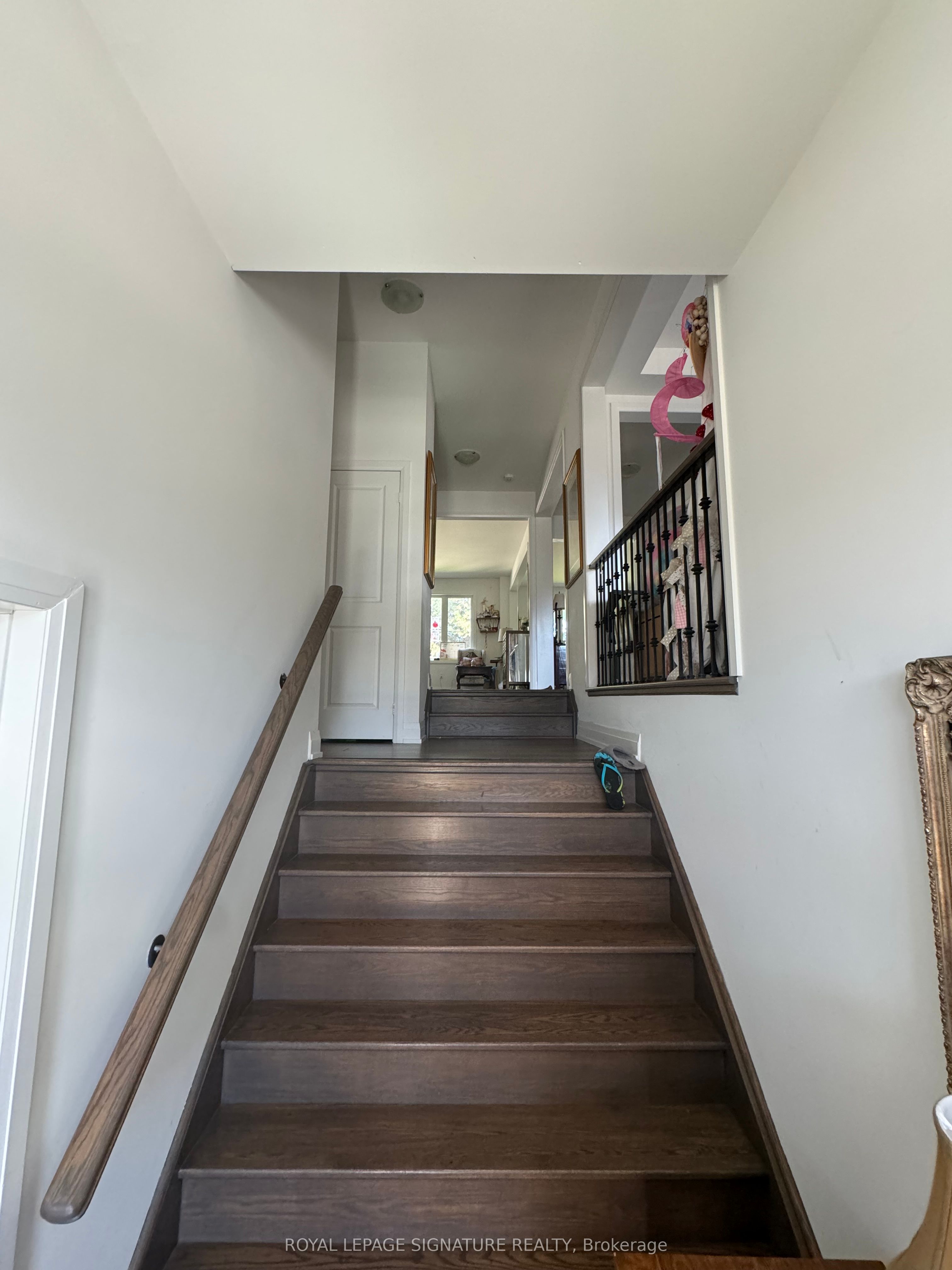 23 Cyprus Glen, #UPPER