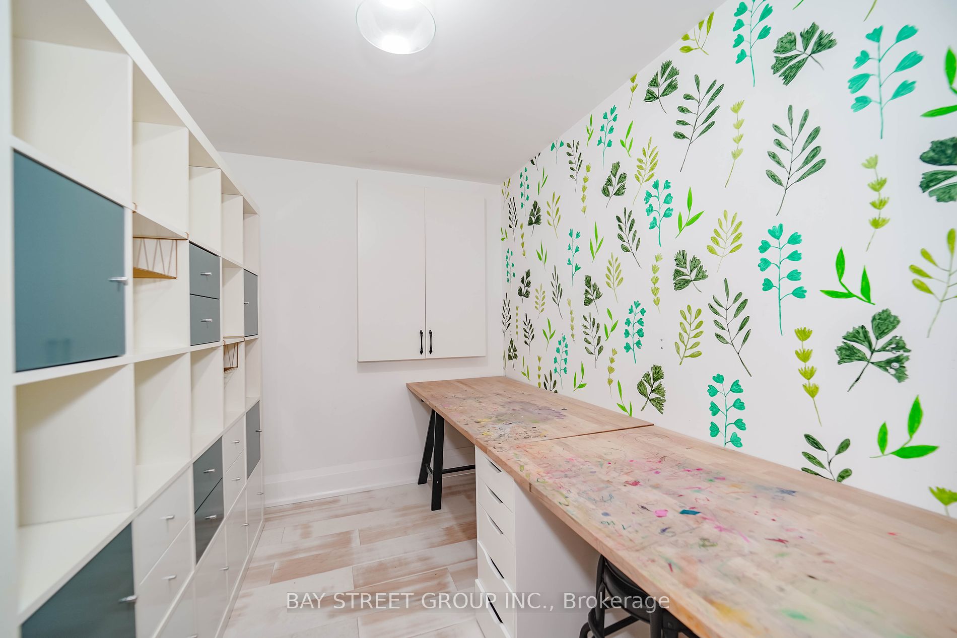 10 Morland Crescent