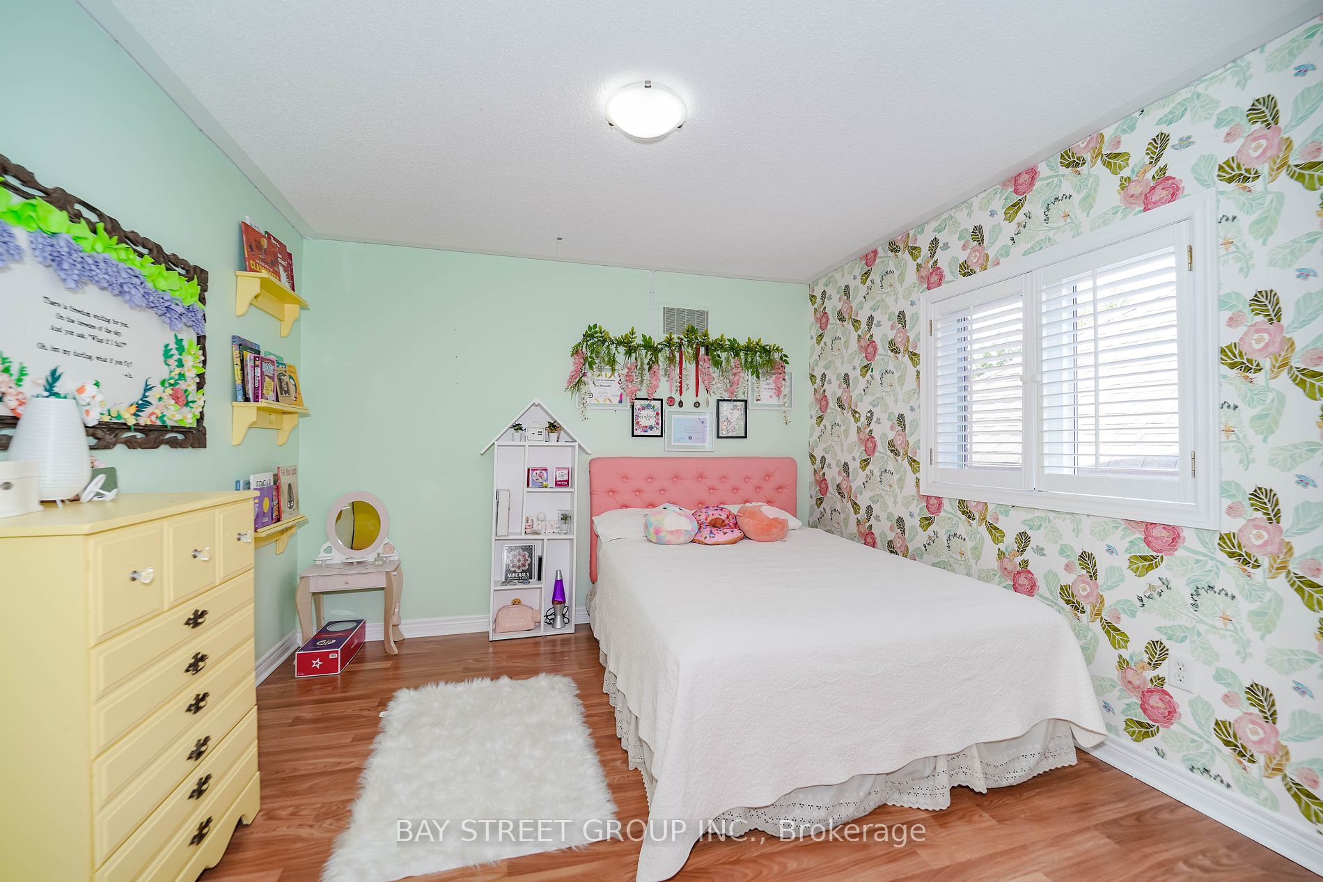 10 Morland Crescent