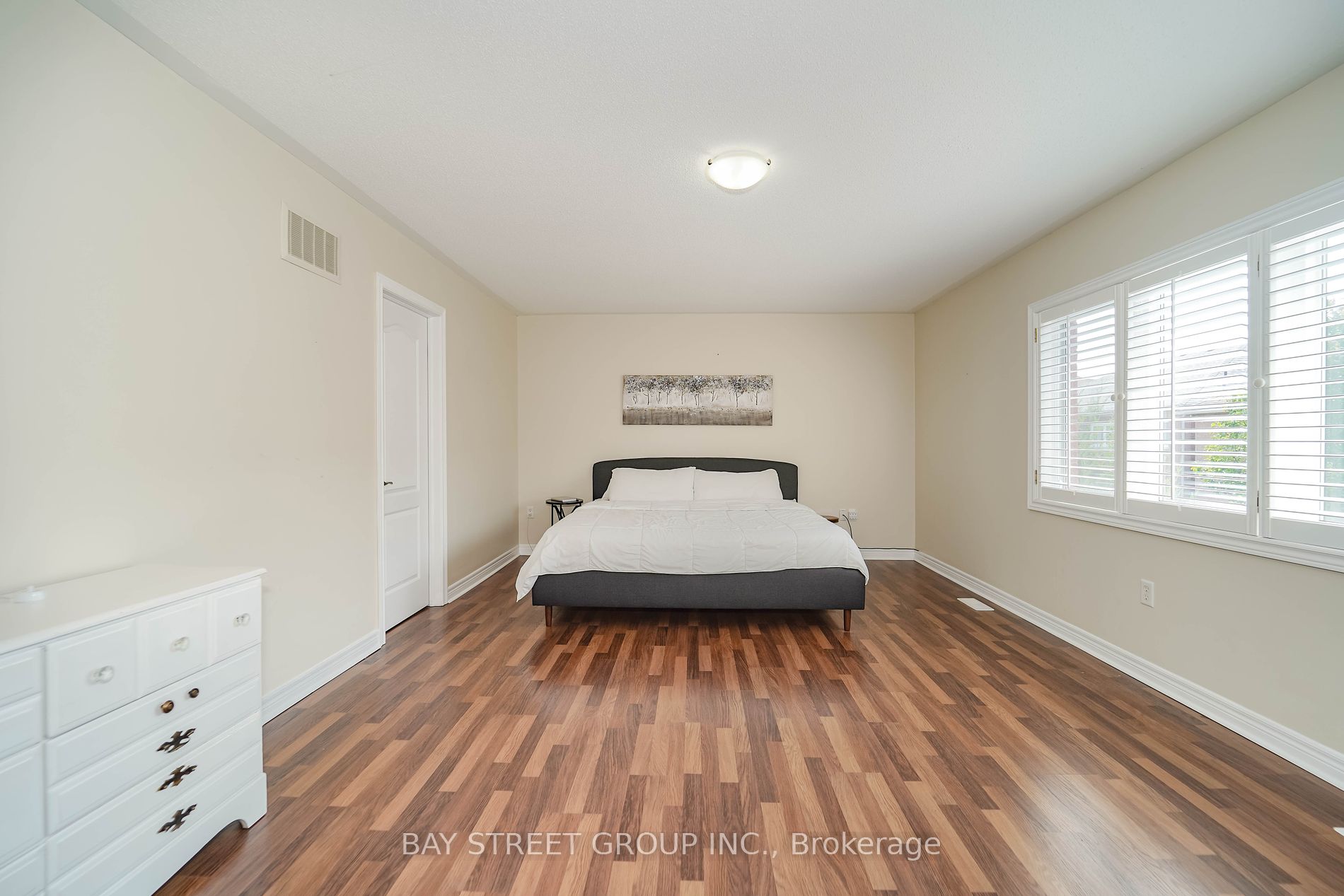 10 Morland Crescent