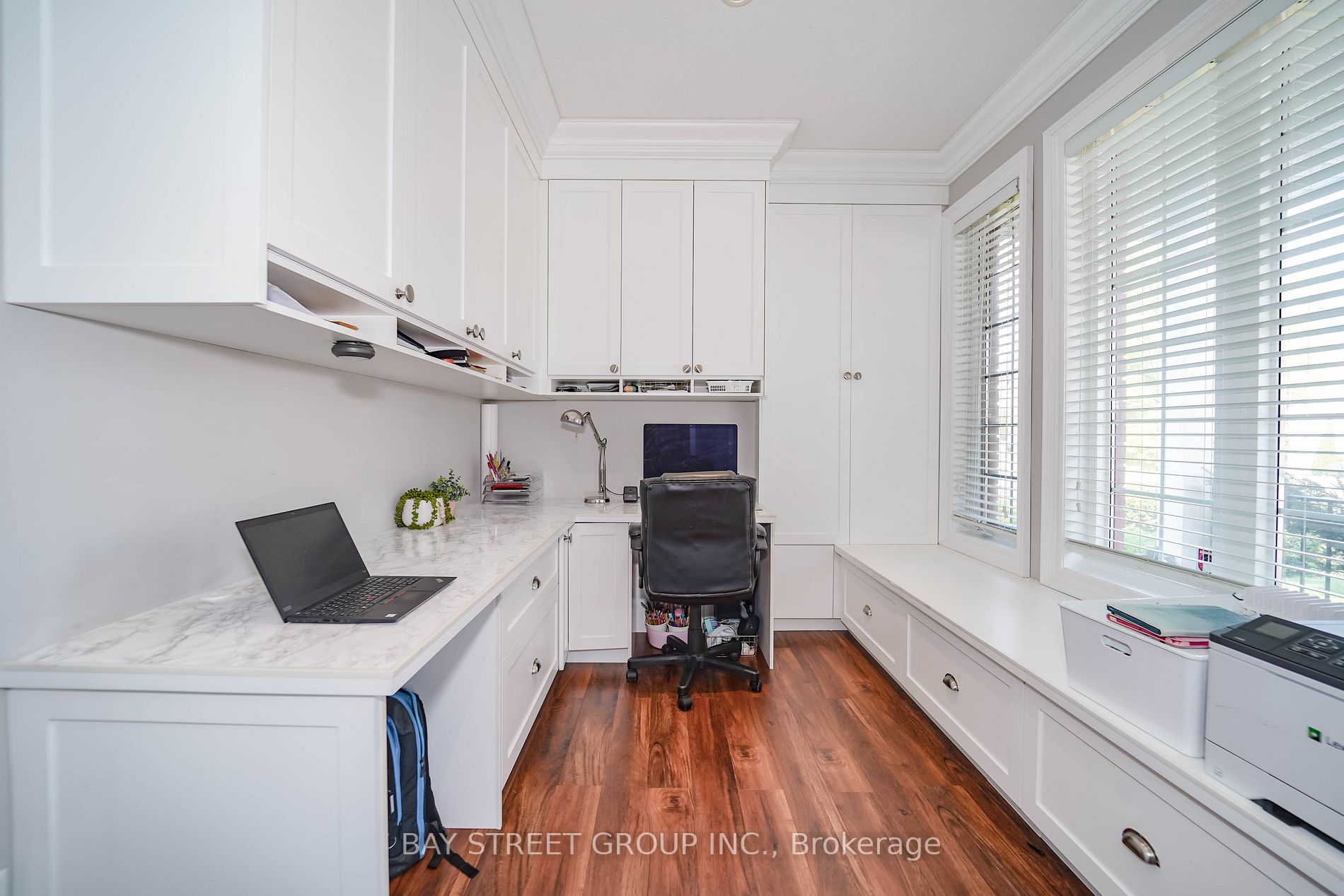 10 Morland Crescent