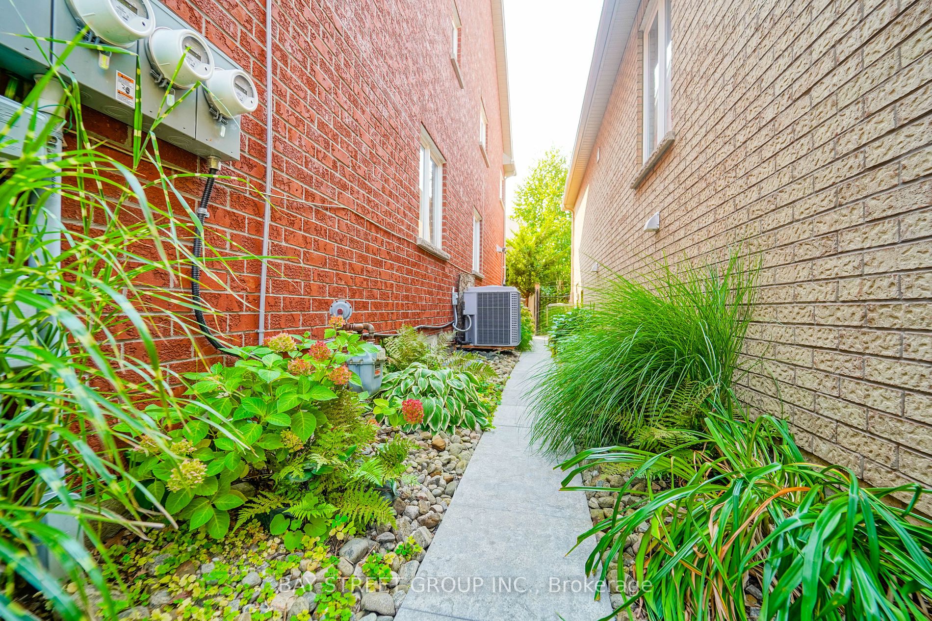 10 Morland Crescent