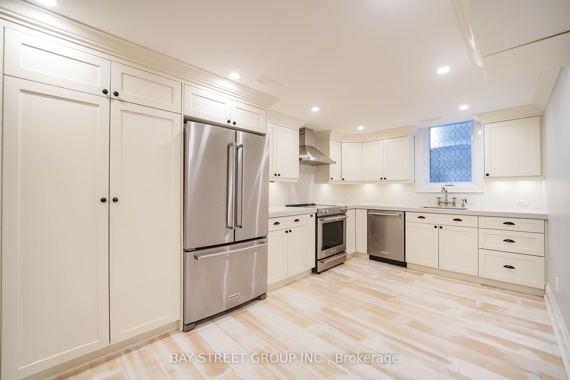 10 Morland Crescent