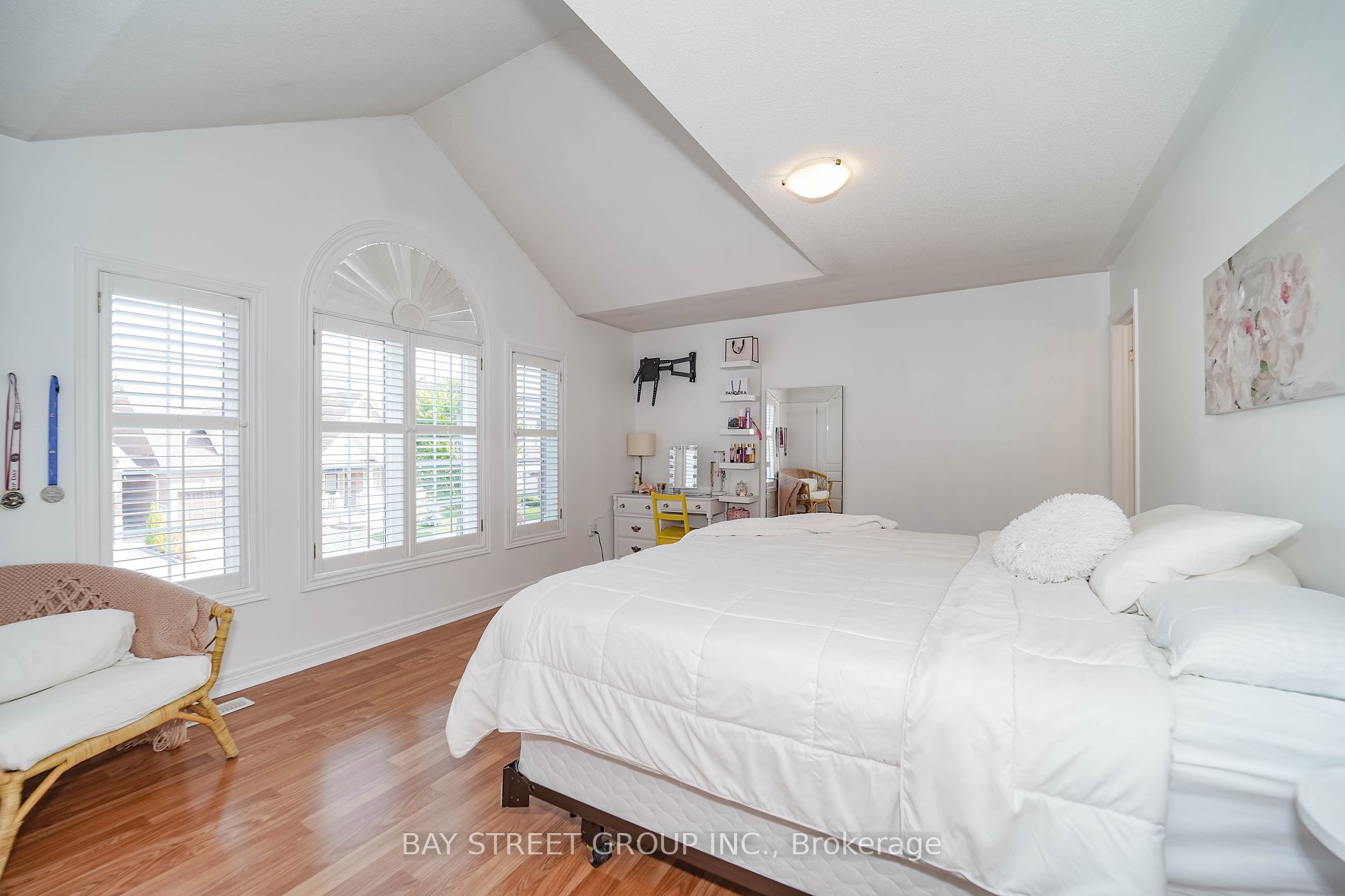 10 Morland Crescent