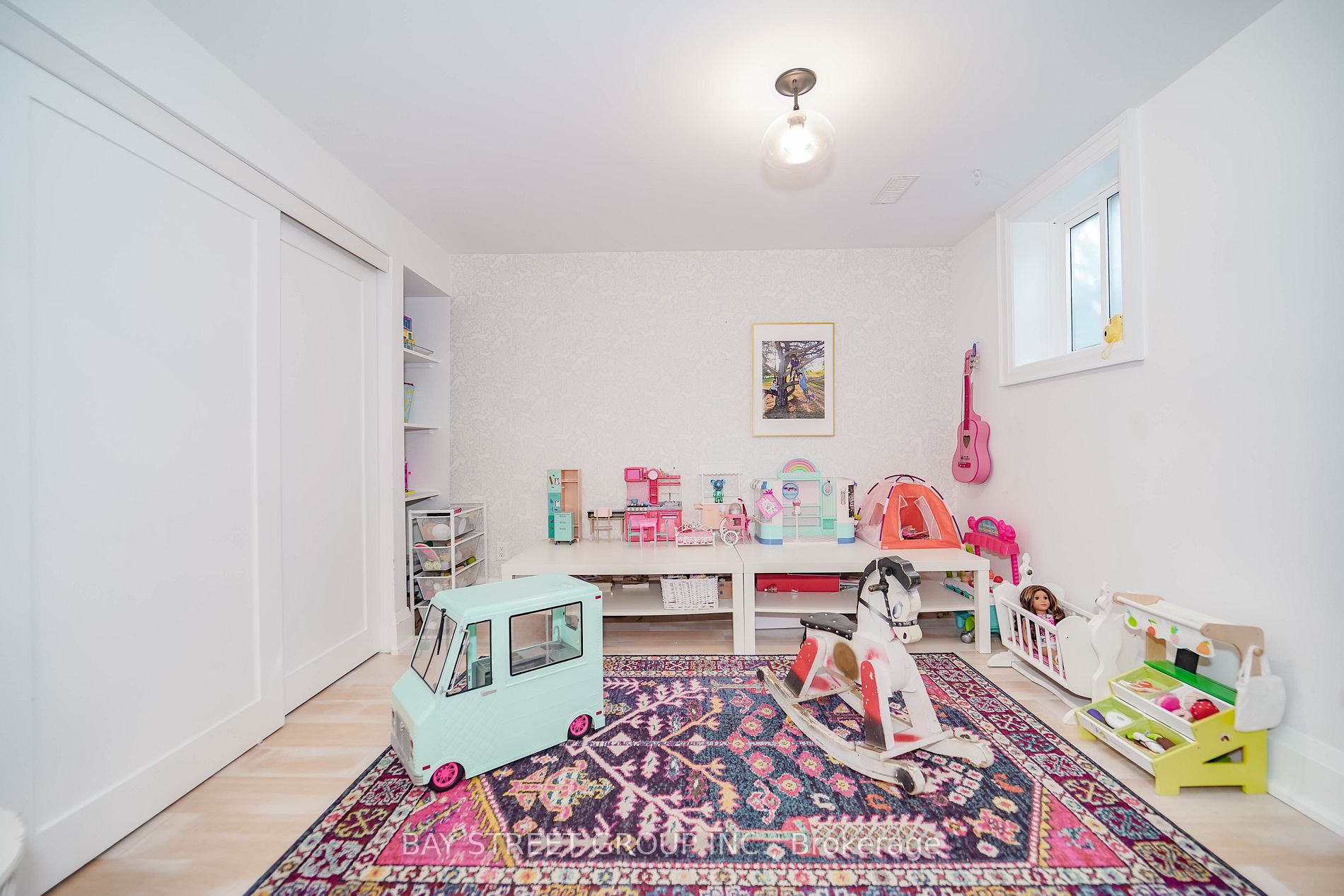 10 Morland Crescent