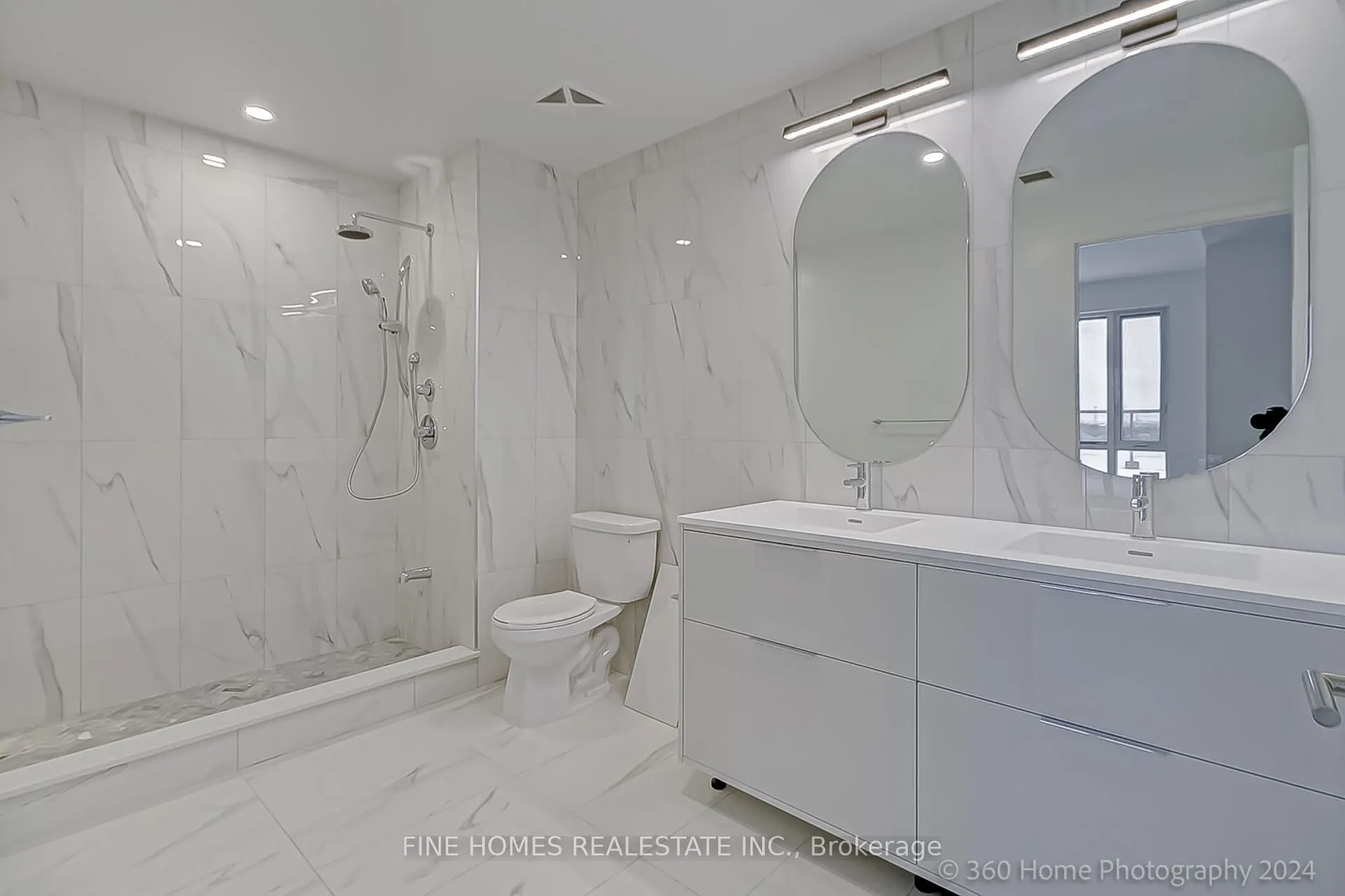 8 Beverley Glen Boulevard #712