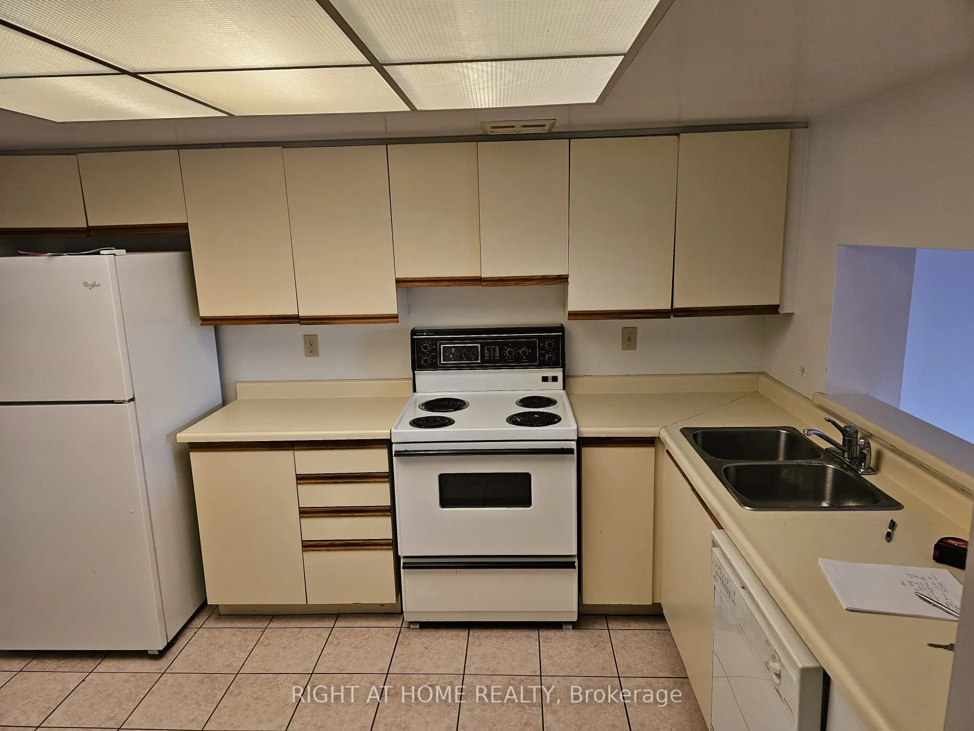 7440 Bathurst Street, #308