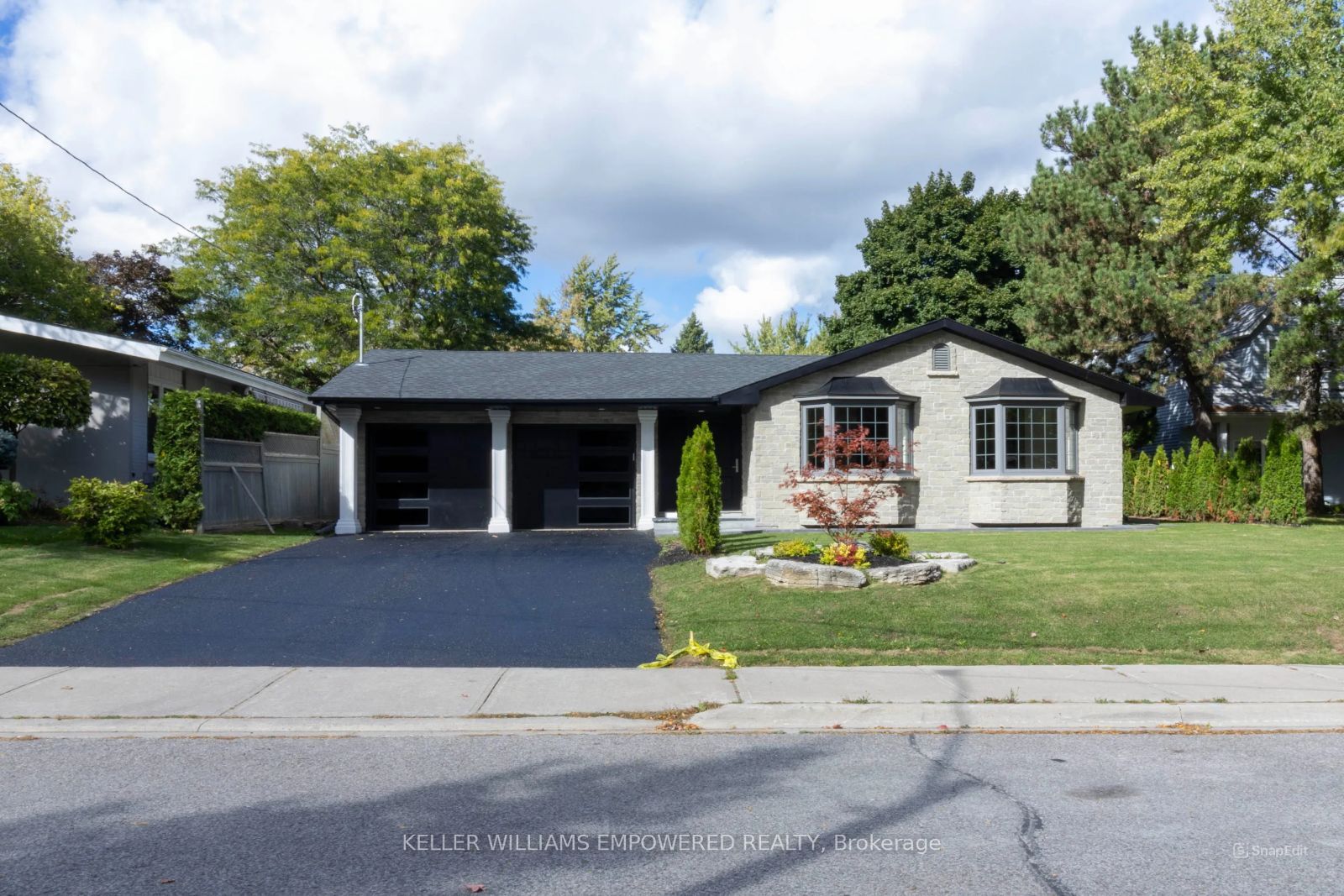 385 Easy Street