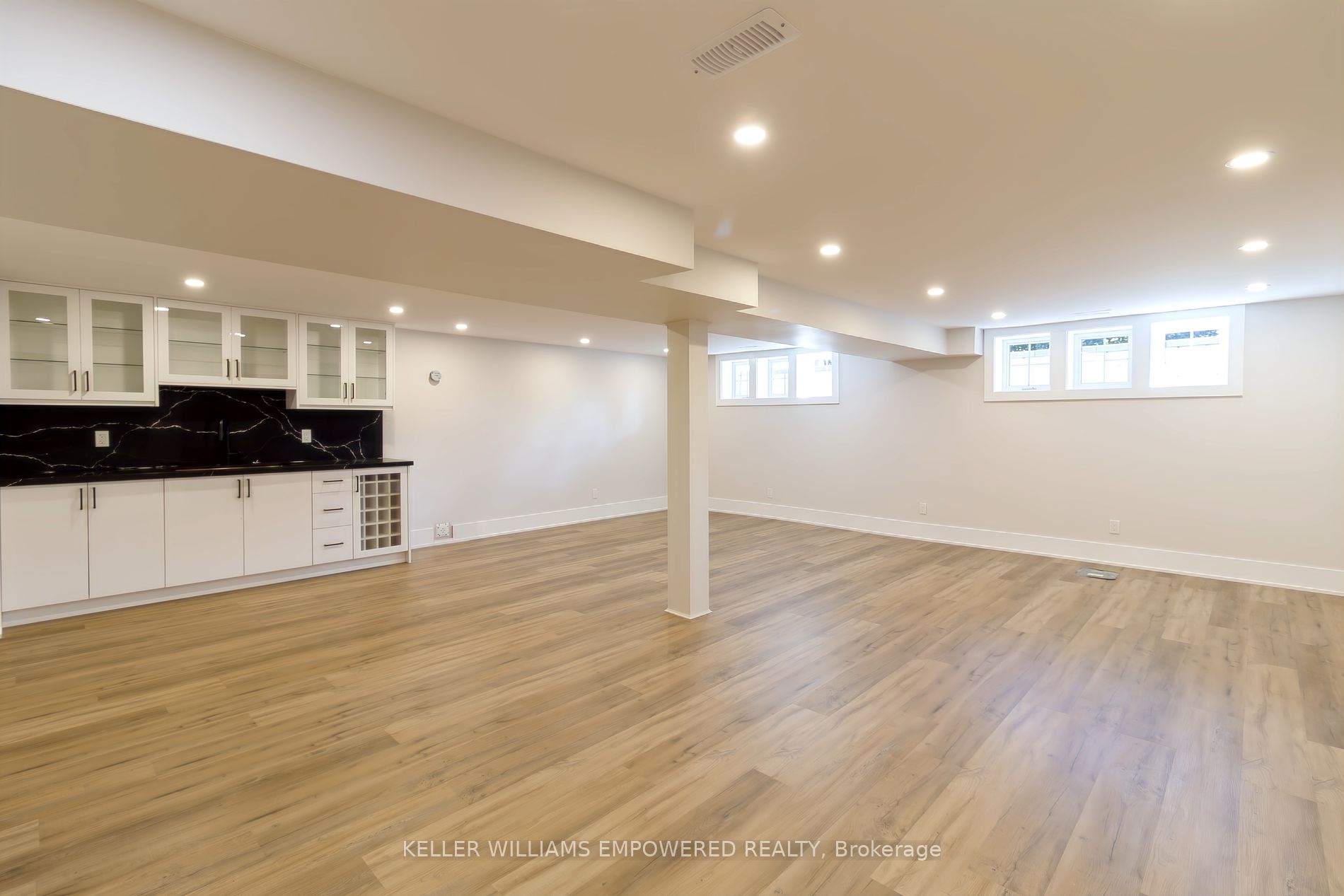 385 Easy Street