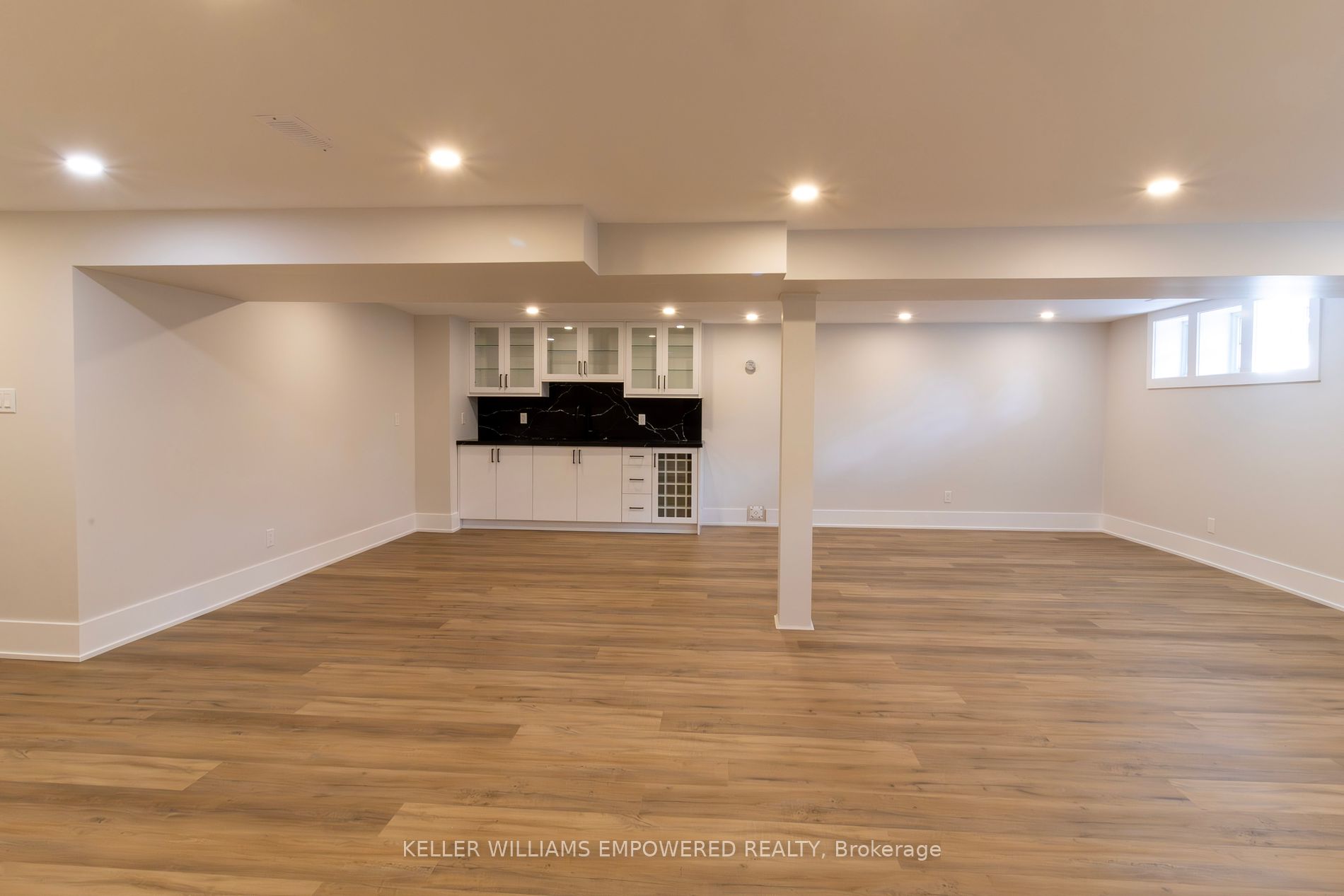 385 Easy Street