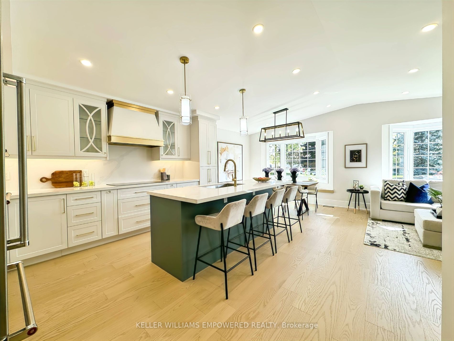 385 Easy Street