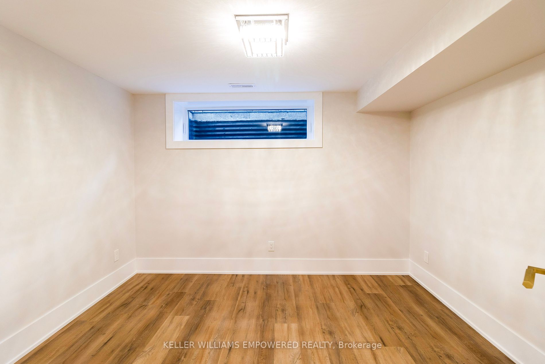 385 Easy Street