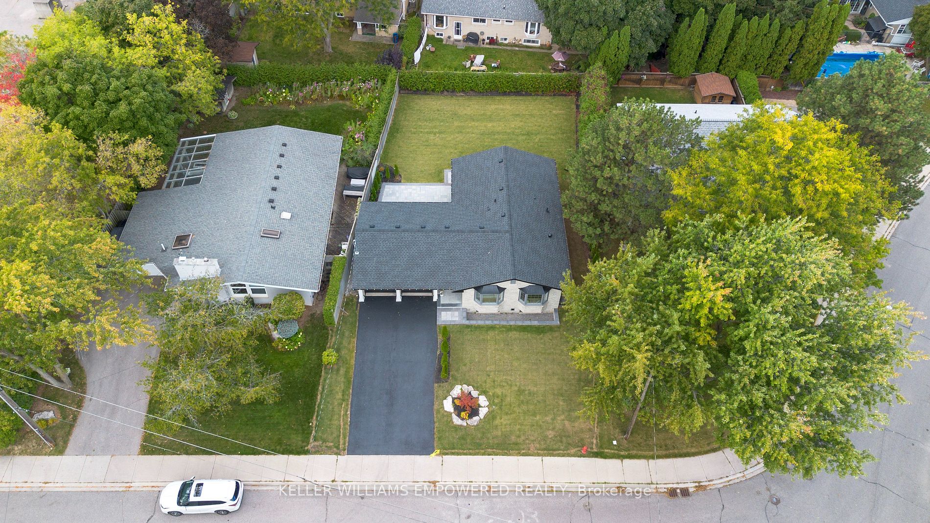 385 Easy Street