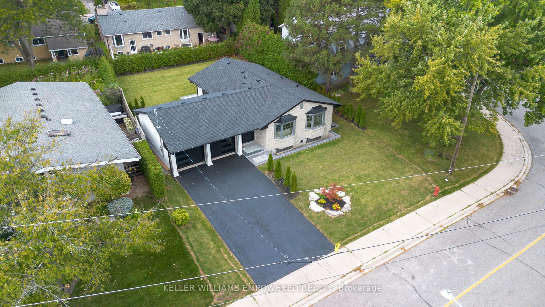 385 Easy Street